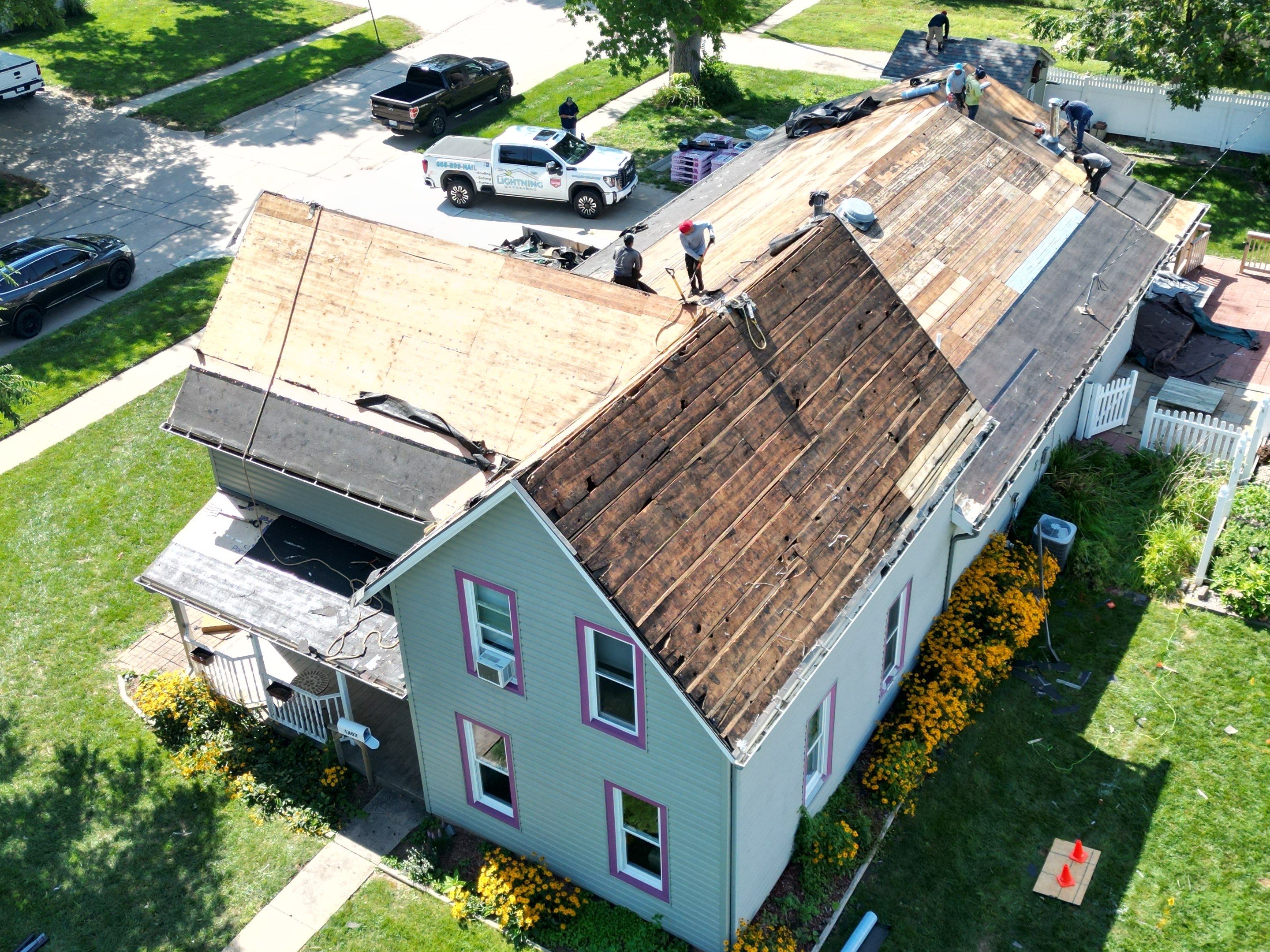 Residential Roofing Installation using Owens Corning Duration Colonial Slate by Lightning Exteriors