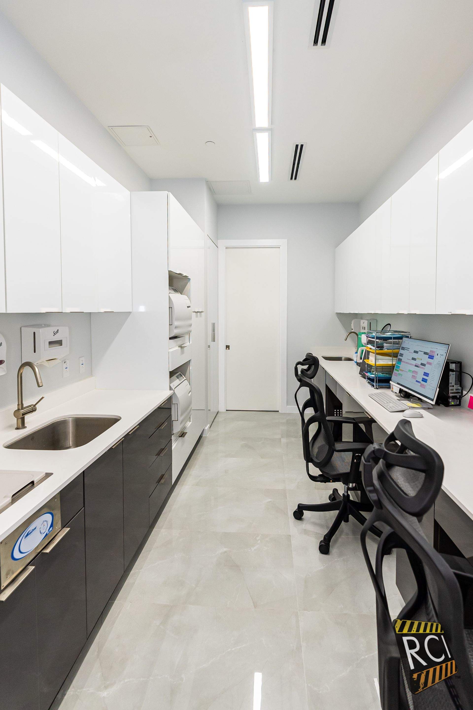 Rio Dental Studio by Ruiz Construction Inc