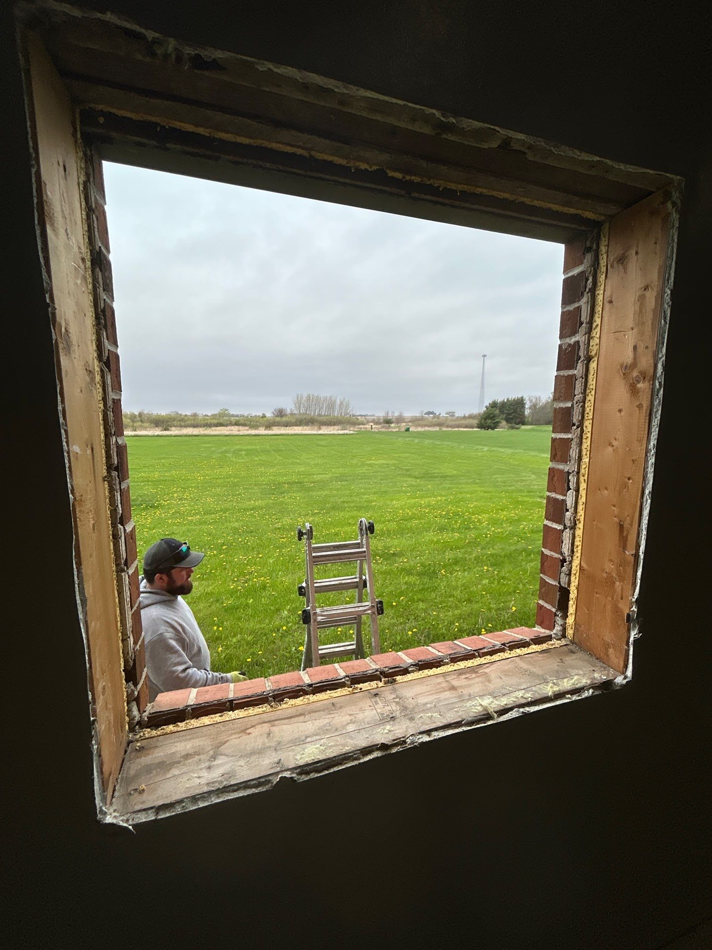 Window replacement using Pella Lifestyle wood/Aluminum window by United Windows and Siding LLC