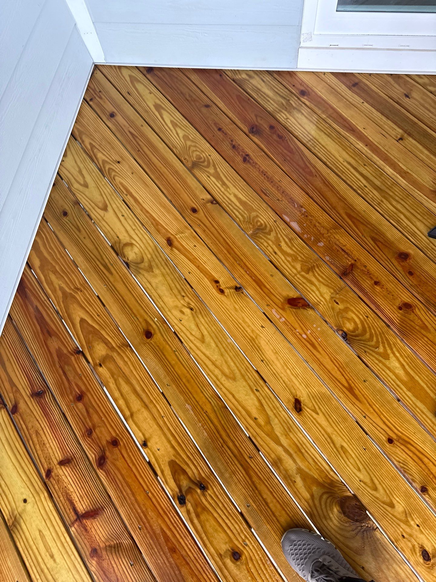 Wood Deck using Wood Sealant by DuraSeal