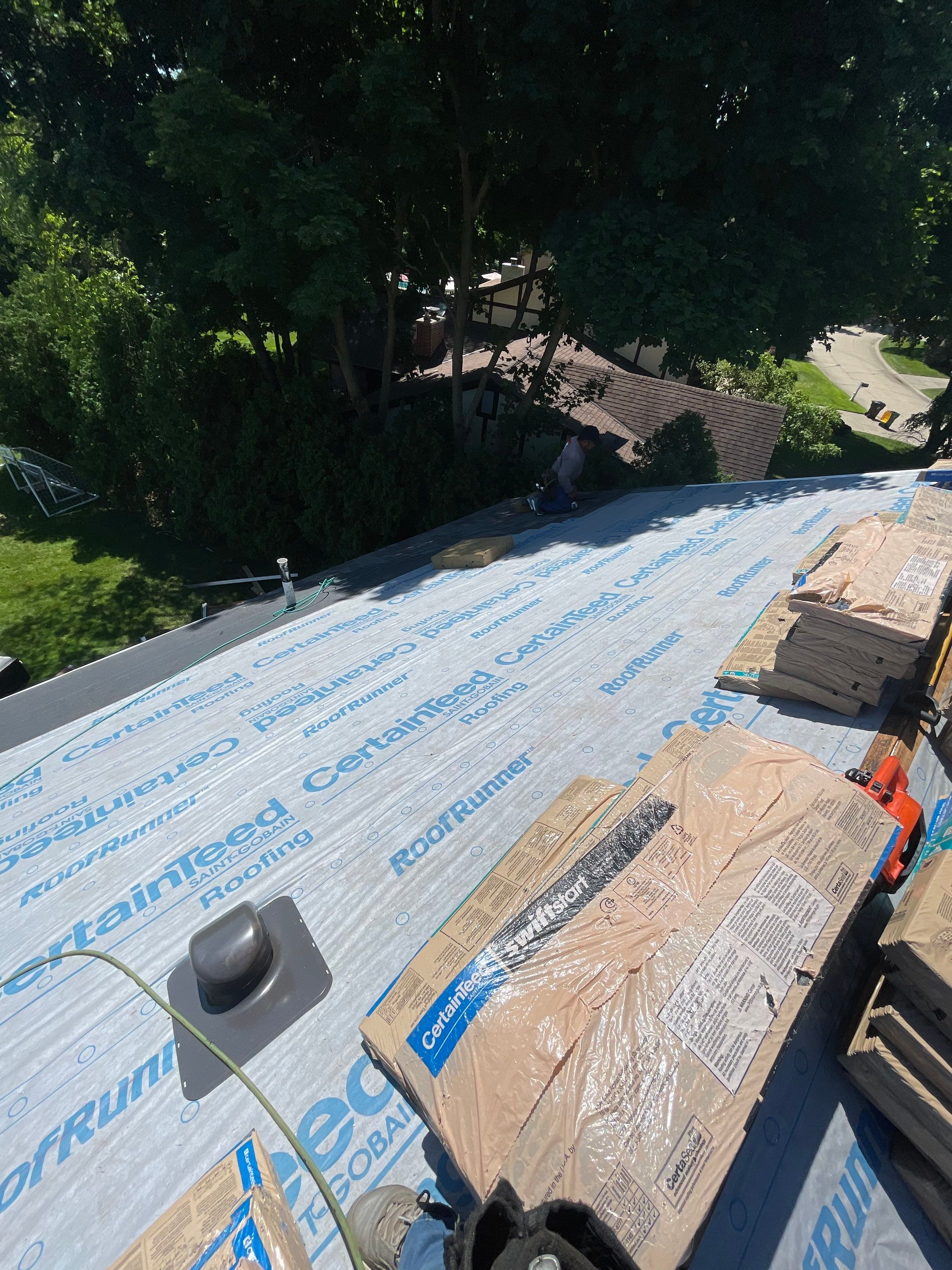 Roof Replacement using CertainTeed Landmark by 180 Contractors