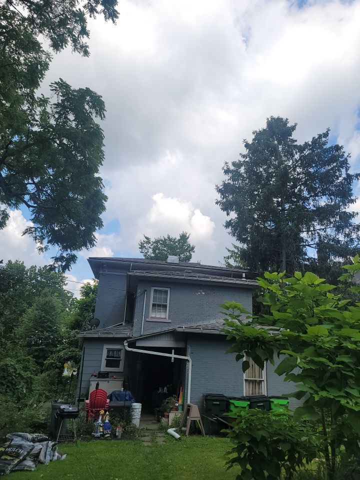 ATLAS PINNACLE COLOR: MAJESTIC SHAKE DRIP EDGE: WHITE by Eagle Eye Roofing