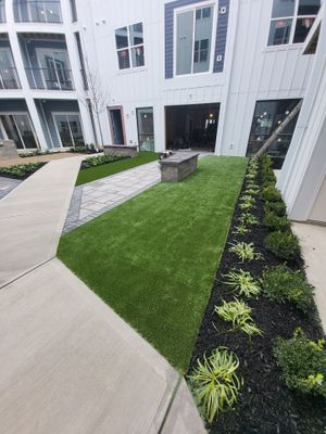 Multi-Unit Apartments Tiffany Flats Courtyard Turf