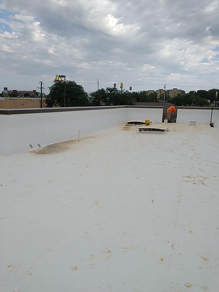 Starbucks New Construction GAF TPO Roof in Denison, TX by Roof Experts