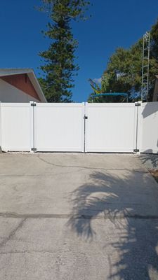 Bradenton, FL 6ft. Tall White Vinyl Privacy & Board on Board Wood Fence