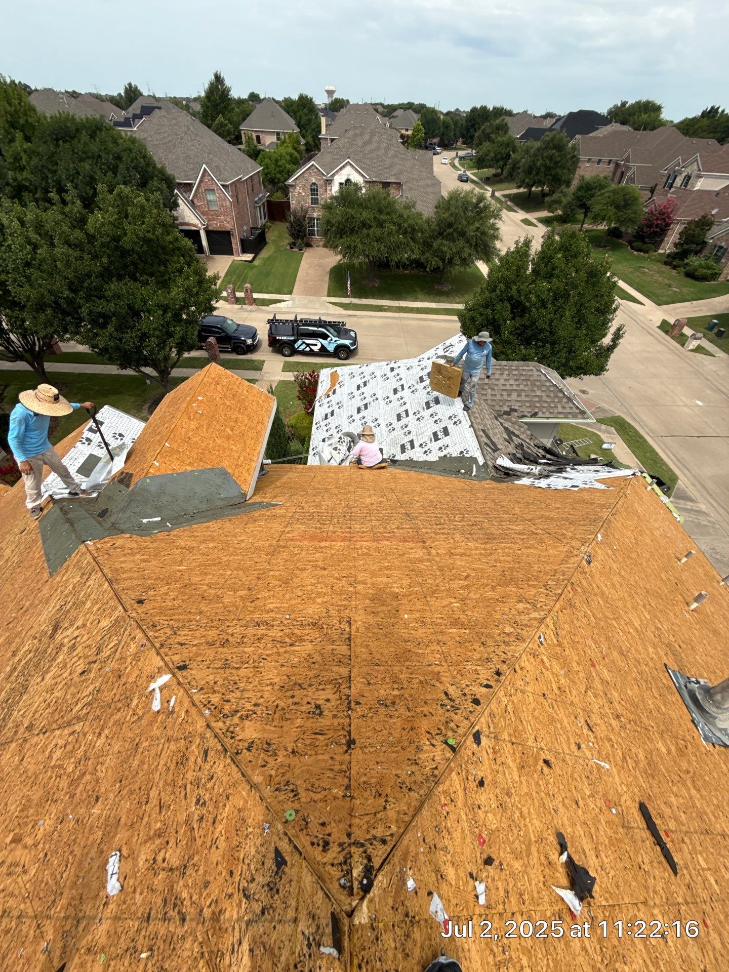 GAF HDZ - Weathered Wood by Elite Roofing LLC