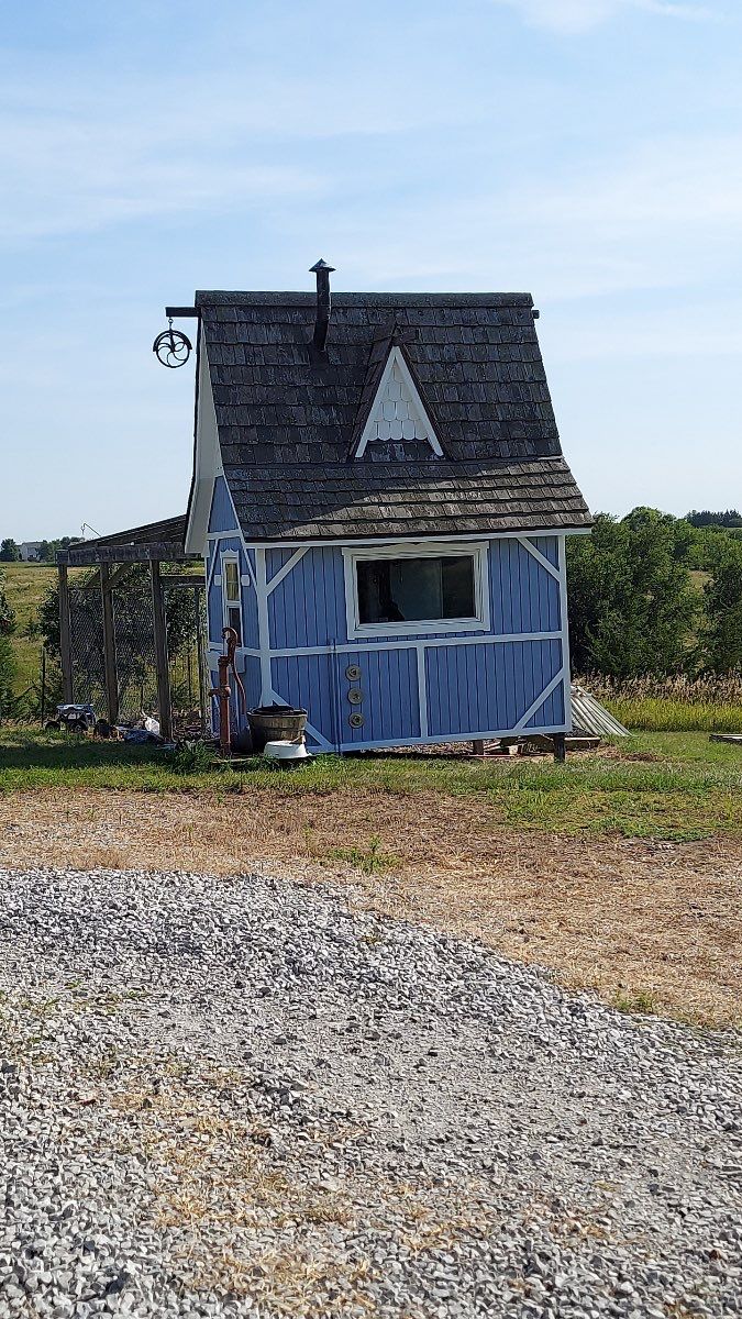 Playhouse repaint by Cutting edge painting 