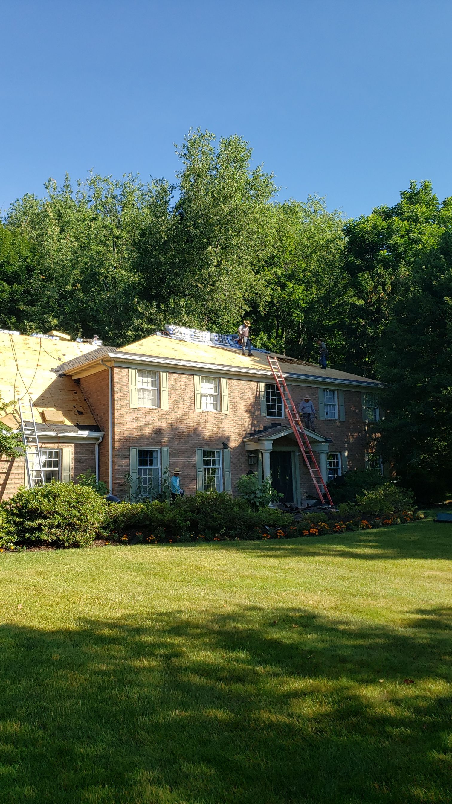 Brand: Atlas Pinnacle Color:  Majestic Shak Drip Edge: White by Eagle Eye Roofing