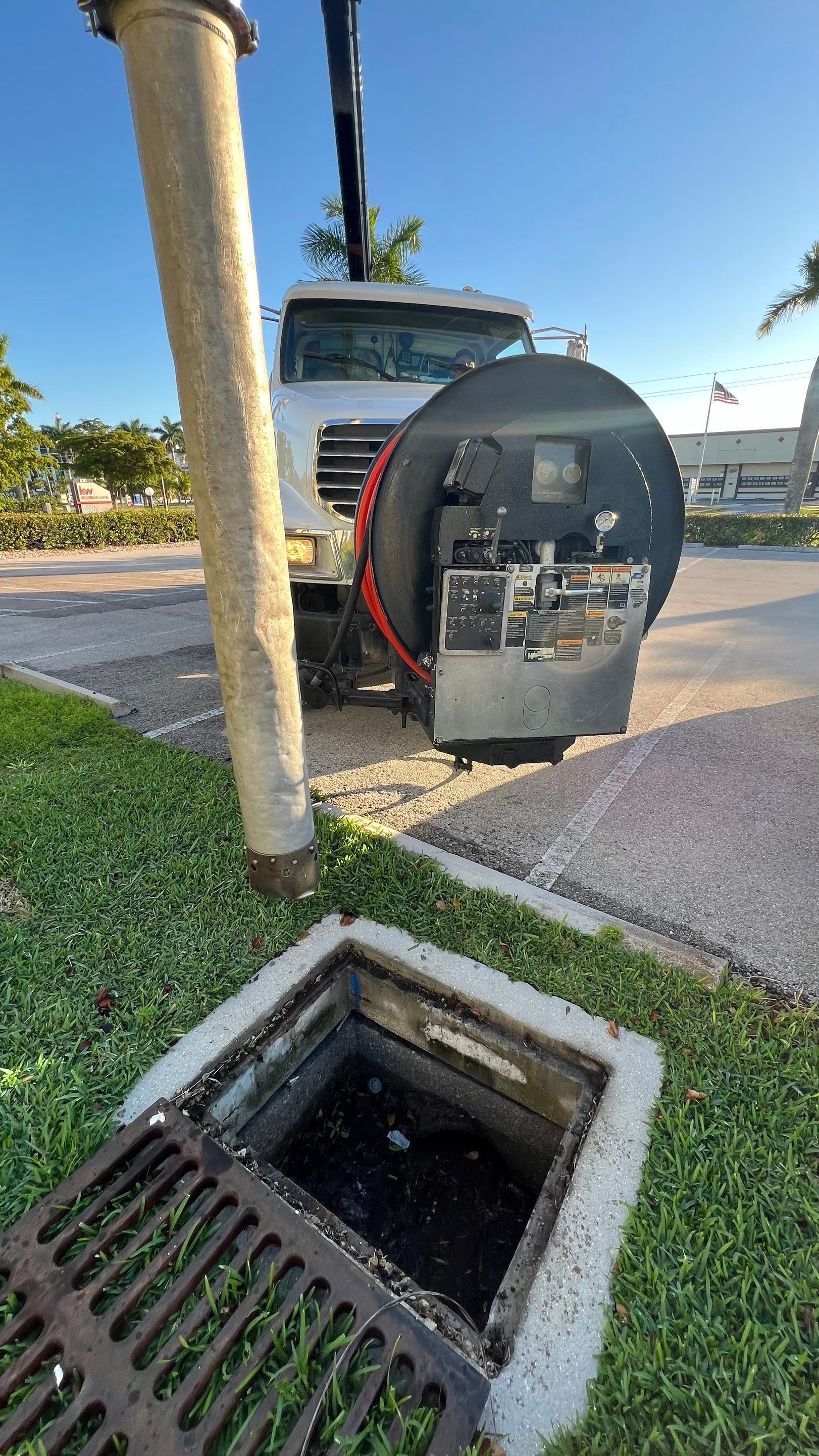 Stromwater System Maintenance at Bill Smith Appliances / Critter Cafe Marco Island Catch Basin by Don Mar, Inc. Storm Water Solutions