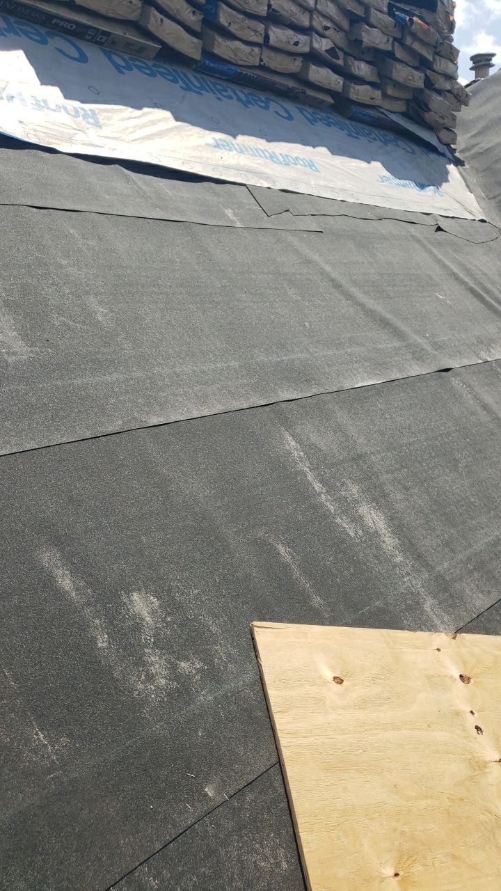 Great Falls: CertainTeed Landmark Pro Designer Shingles in Max Def Moire Black by RM Banning, Inc.