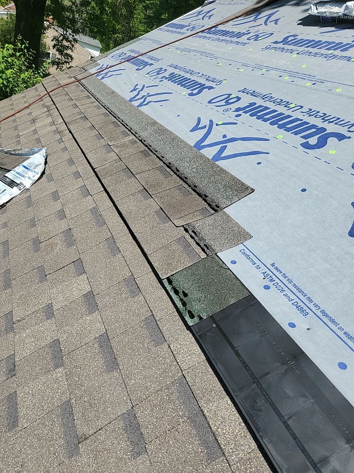 ATLAS PINNACLE COLOR: WEATHERED WOOD by Eagle Eye Roofing