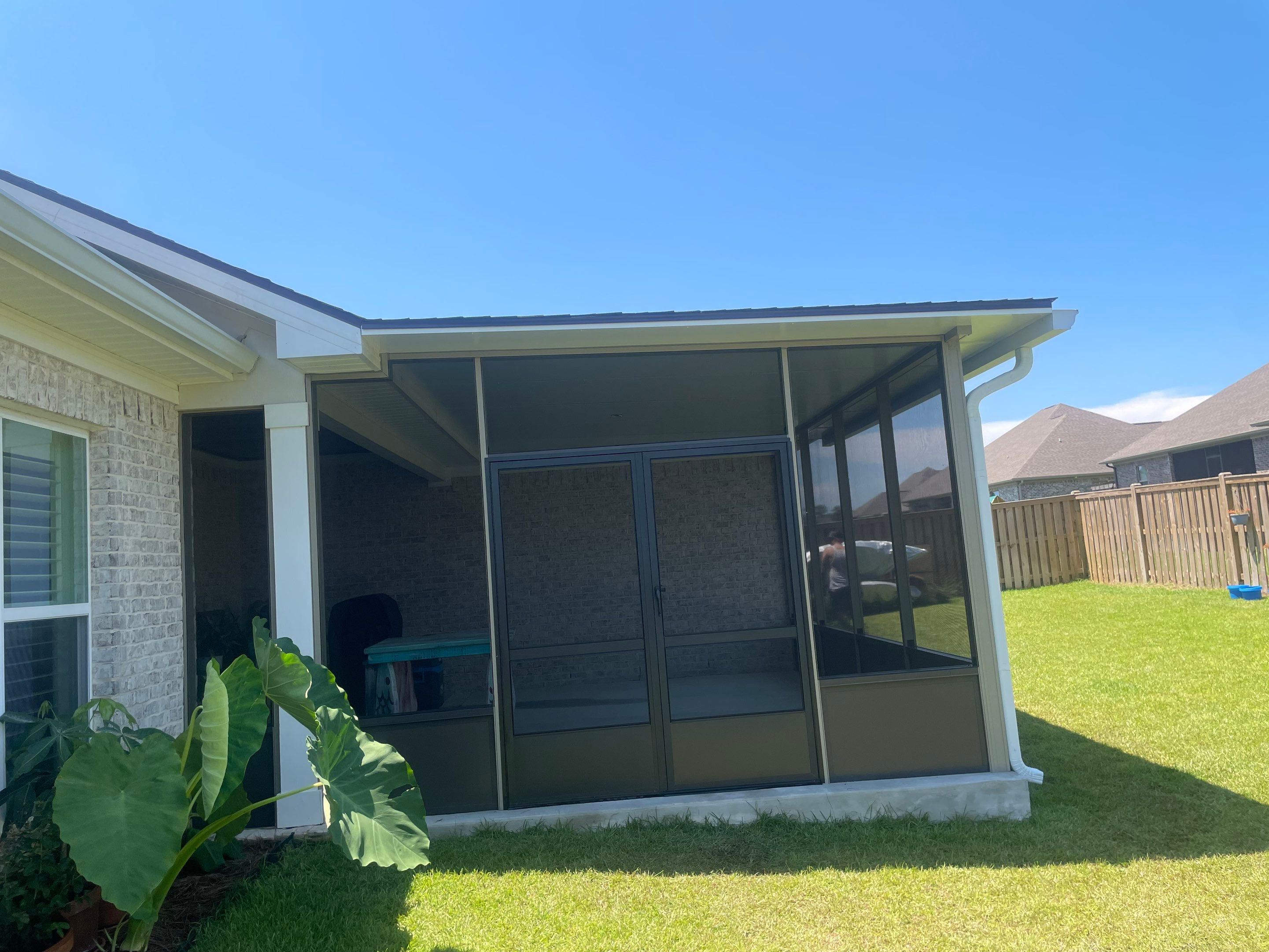 Screen Room Using Colorbeam in Fairhope, AL by Titan Sunrooms