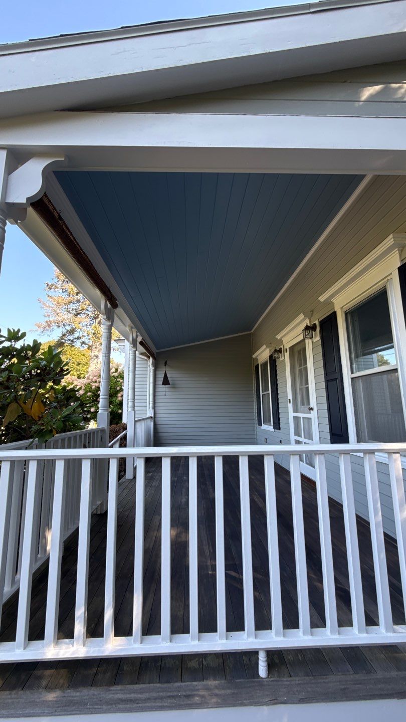 Project in Rockport by NORTH ATLANTIC PAINTING COMPANY 