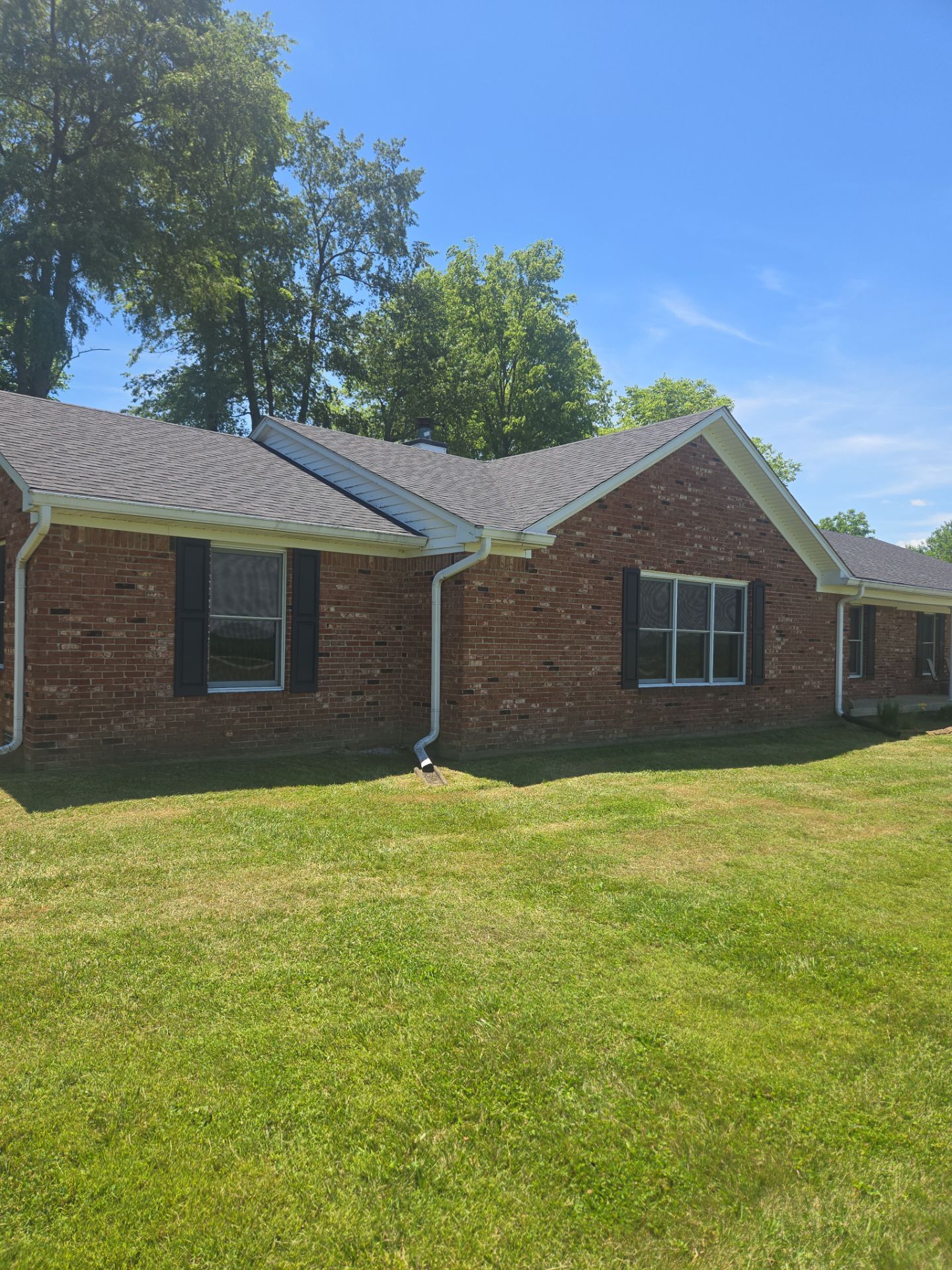 Owens Corning Oakridge - Onyx Black by Hoel Roofing & Remodeling