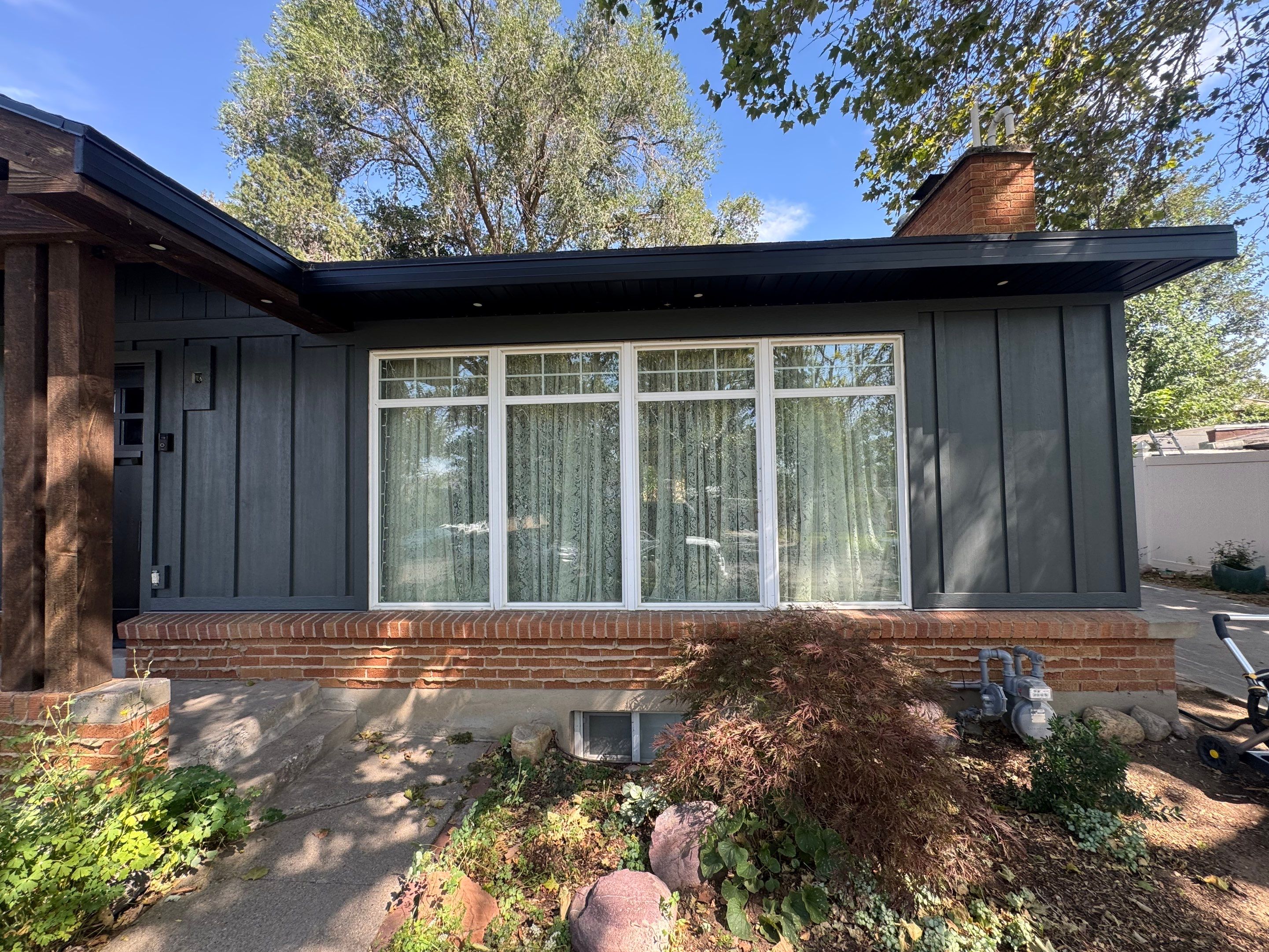 Bountiful | Hardie Mixed Siding & Detached Garage | Iron Gray by Ideal Siding Utah