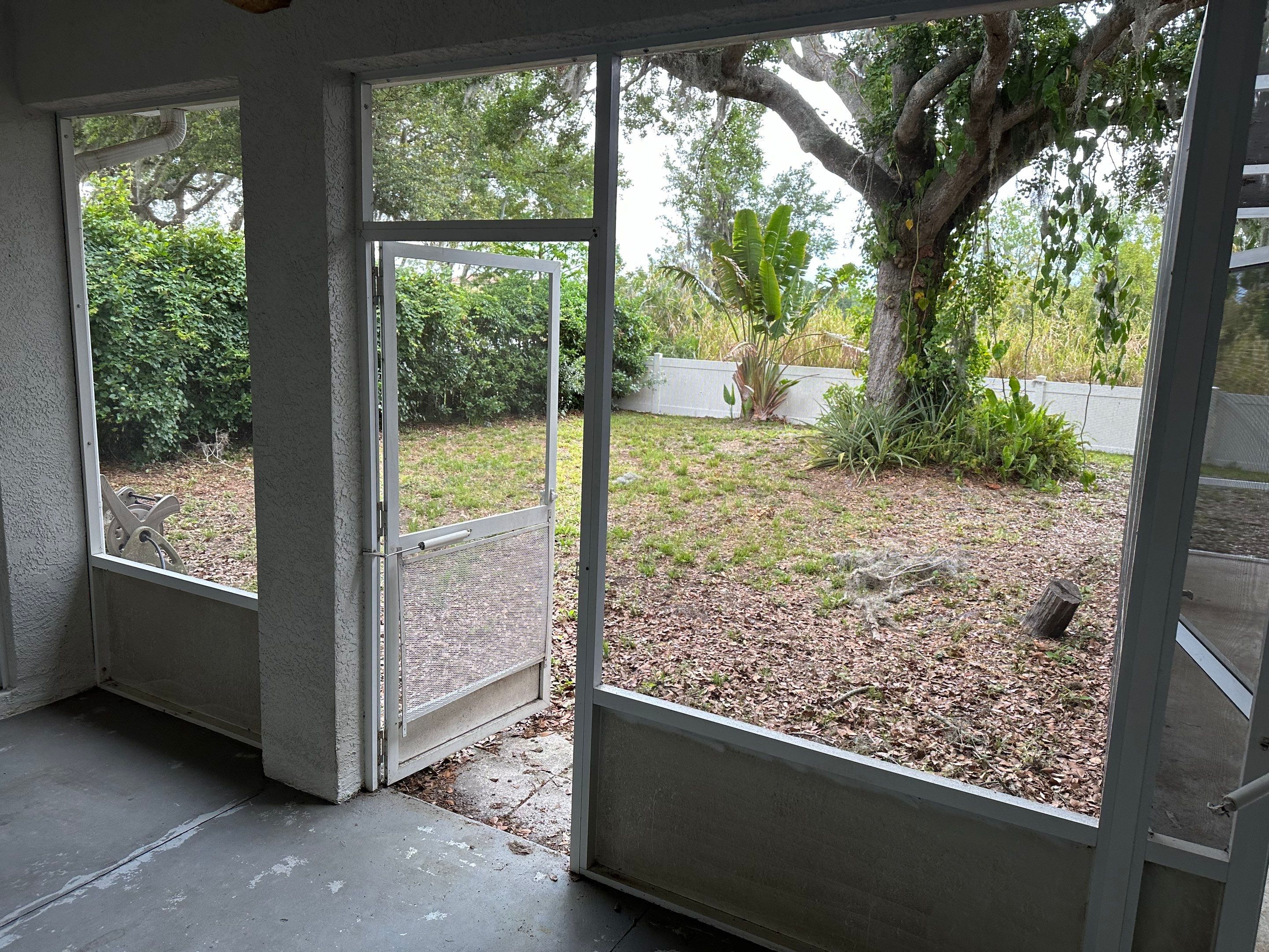 1-Story House Wash, Driveway, Patio/Lanai & Screen Enclosure Cleaning in Oakley Community, Ellenton, FL | Sunshine AquaWash by Sunshine AquaWash