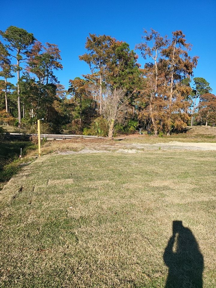 You can never go wrong with Horizontal by Hip Square Fence Inc.