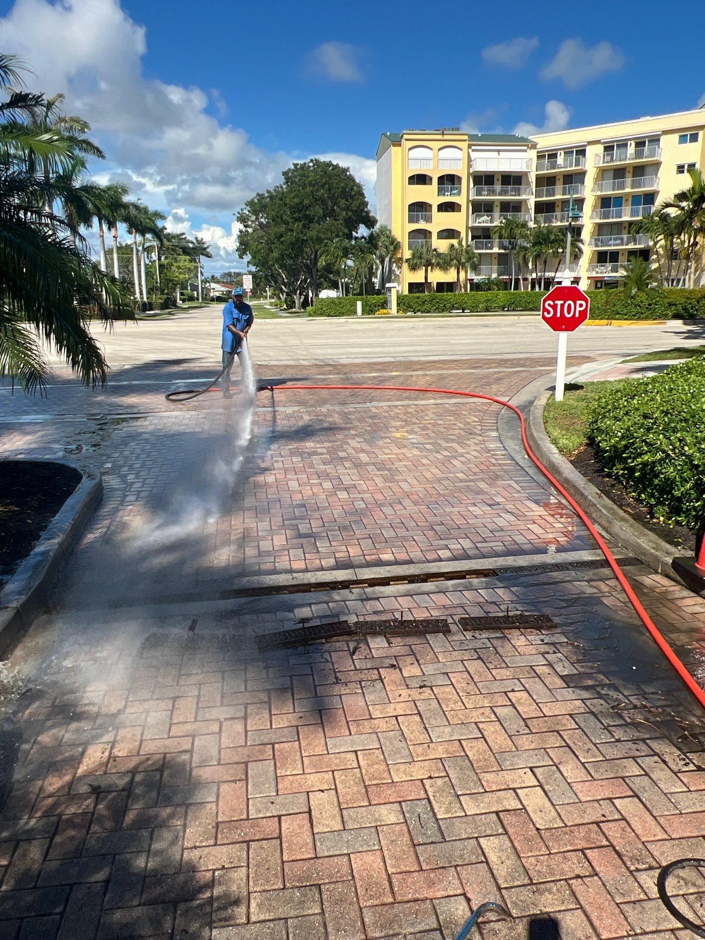 Marco Island Condo Stormwater System Maintenance and Standing Water Removal by APS Power & Water