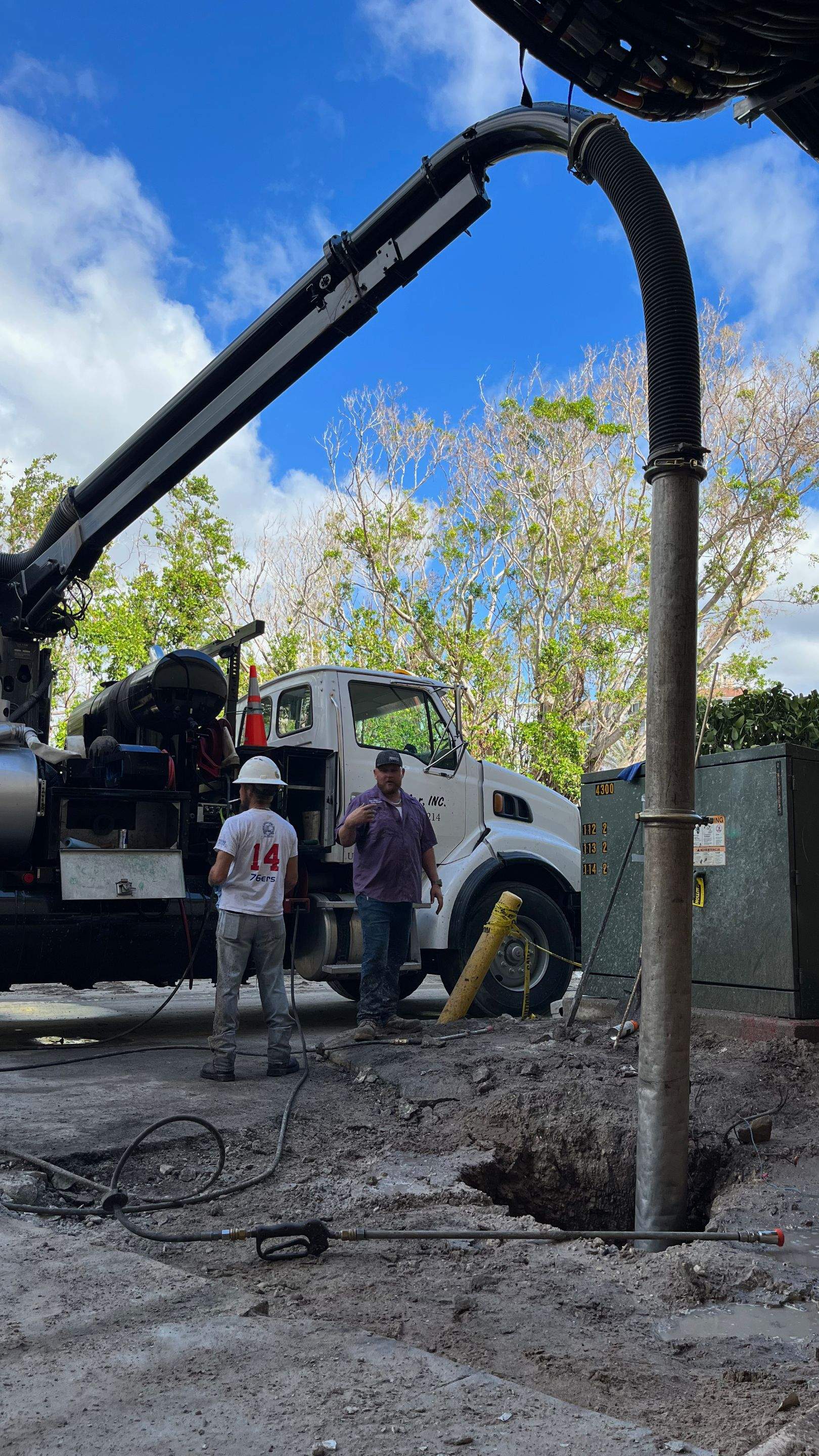 Ritz-Carlton North Service Road Daylighting by APS Power & Water