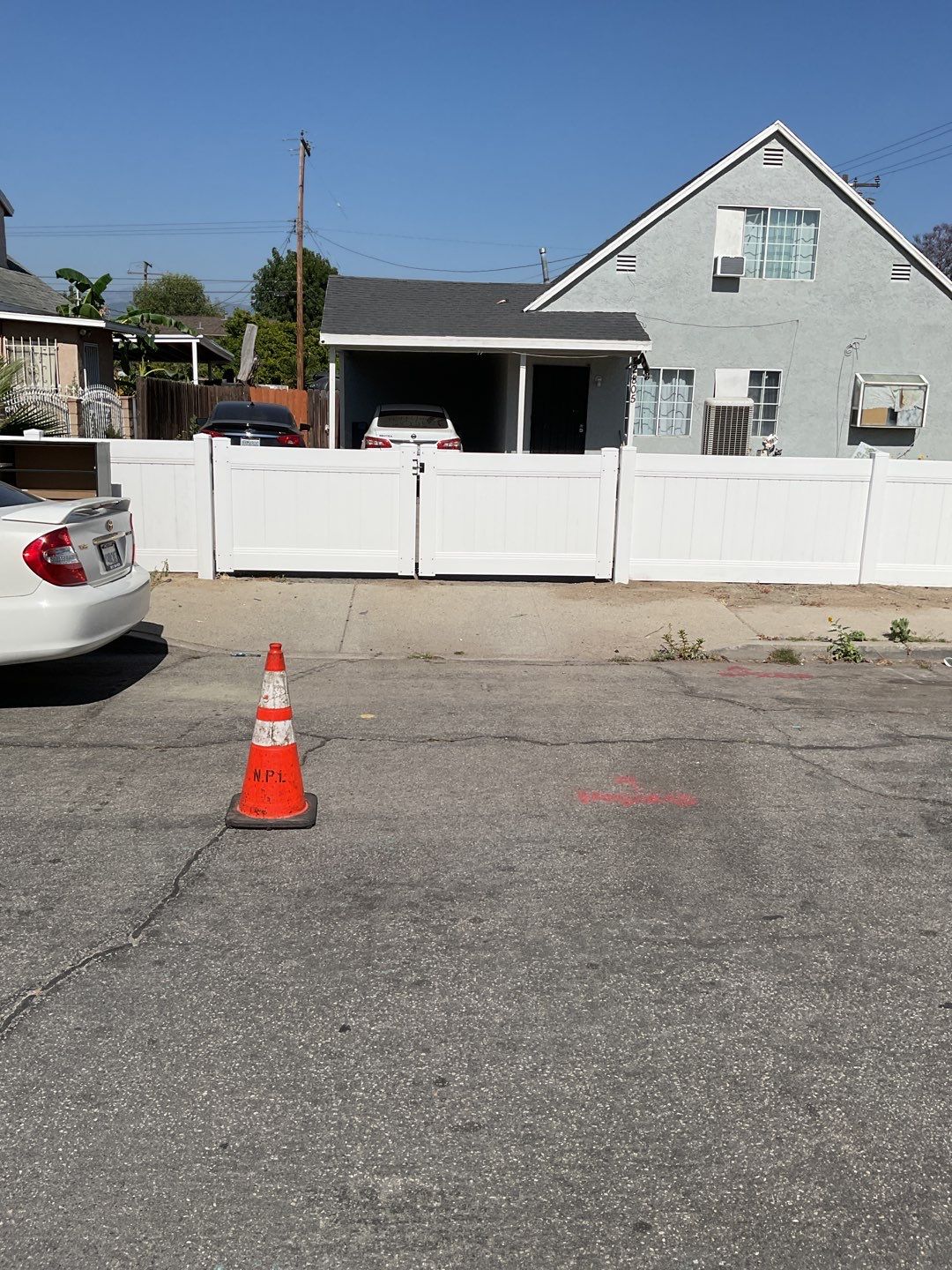 Fence installation using 6ft and 4ft vinyl  by Fence Guys Inc. 