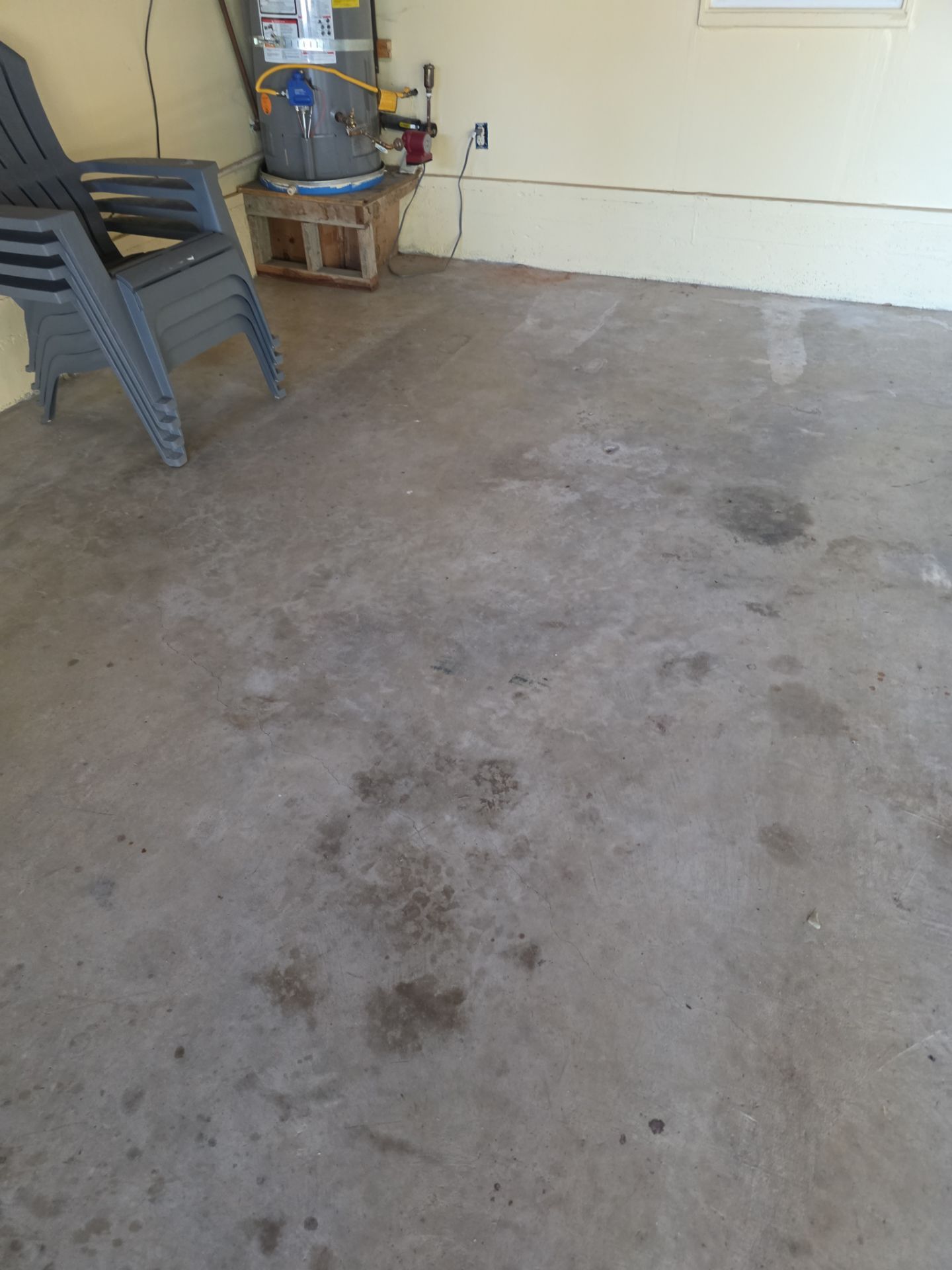 Polyurea Garage Floor Coating with Coyote Chips in San Luis Obispo by MGP Coatings