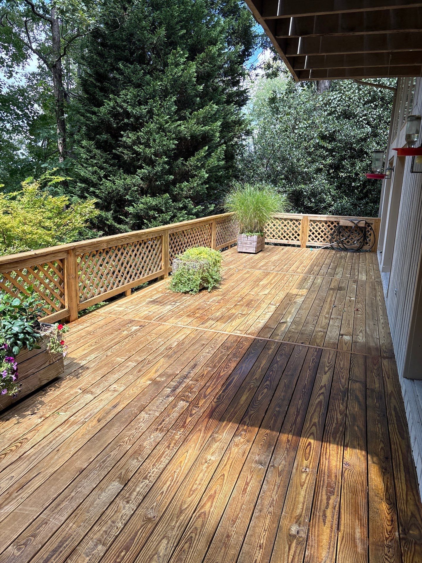 Wood Deck using Wood Stain by DuraSeal
