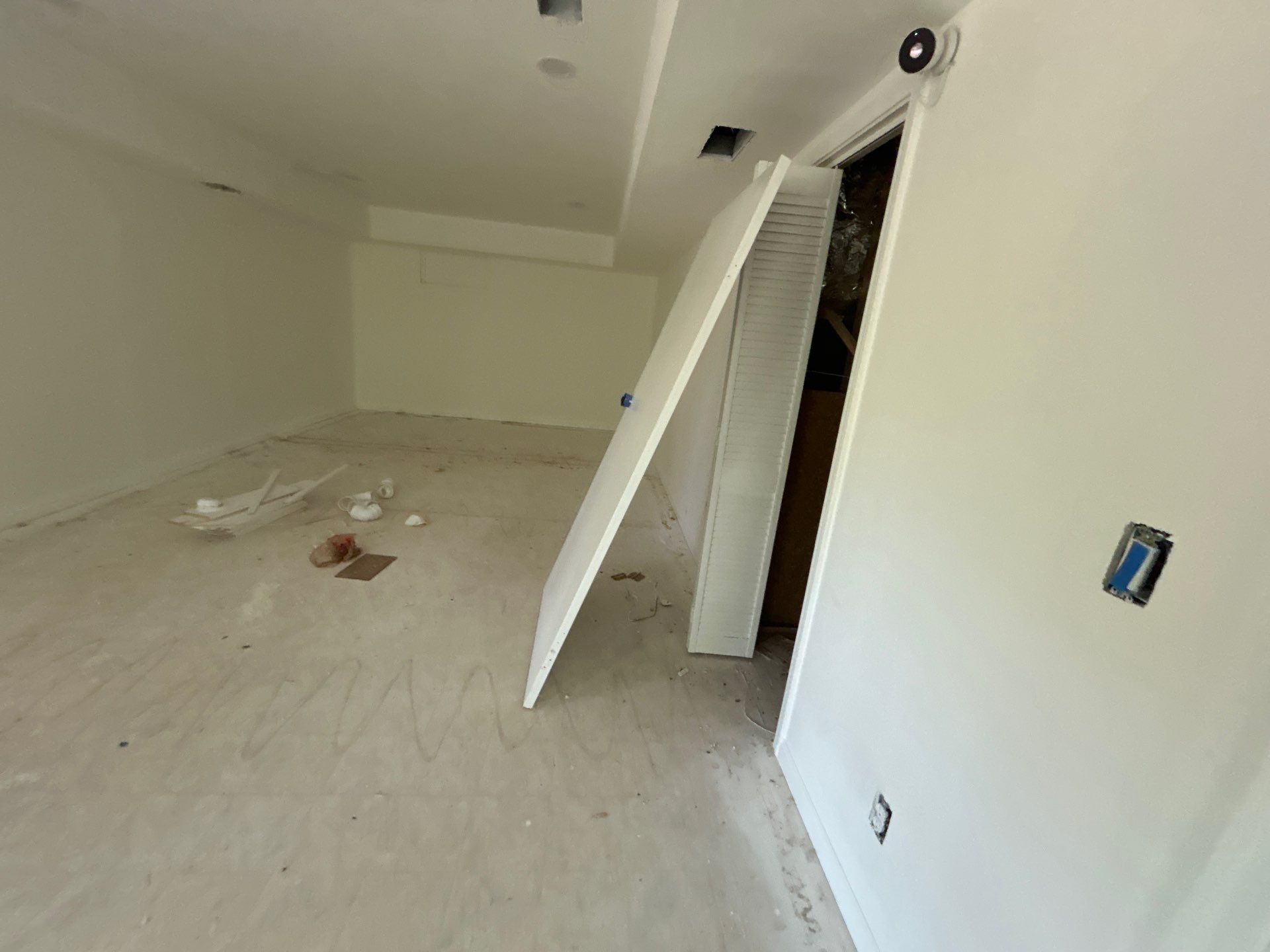 Whole-Home Renovation and Retaining Wall Restoration in Suwanee by RENOMAXIT, LLC