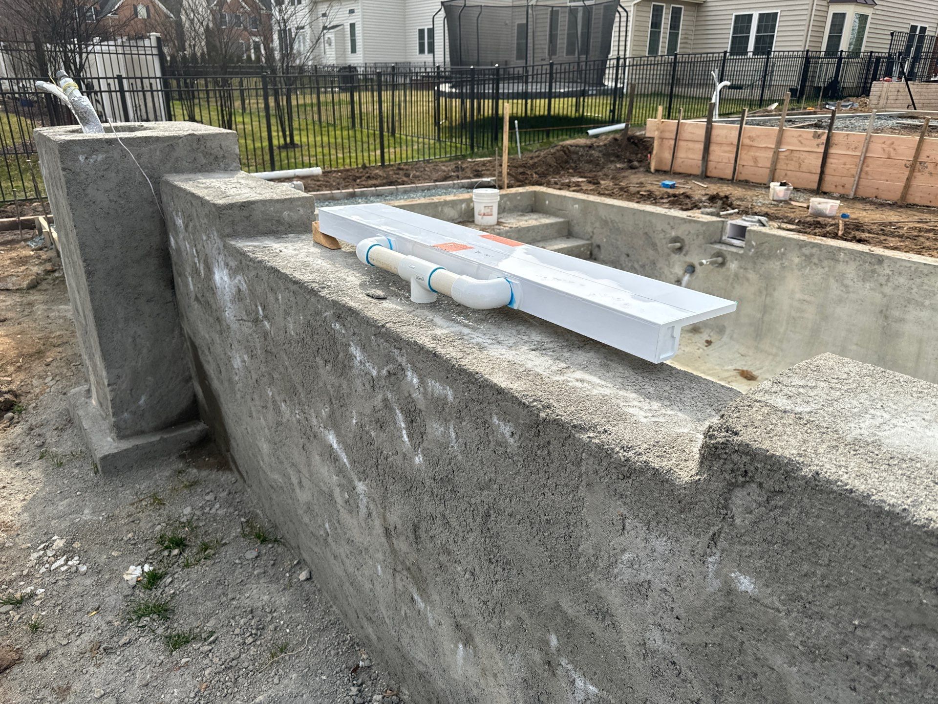 Gunite Pool w/ Spa and Water Features by Elysium Pools