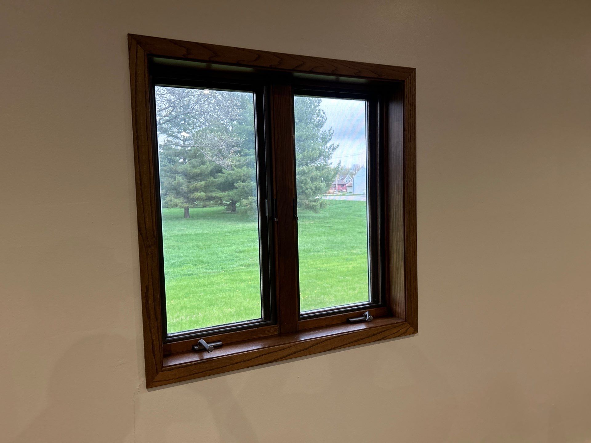 Window replacement using Pella Lifestyle wood/Aluminum window by United Windows and Siding LLC