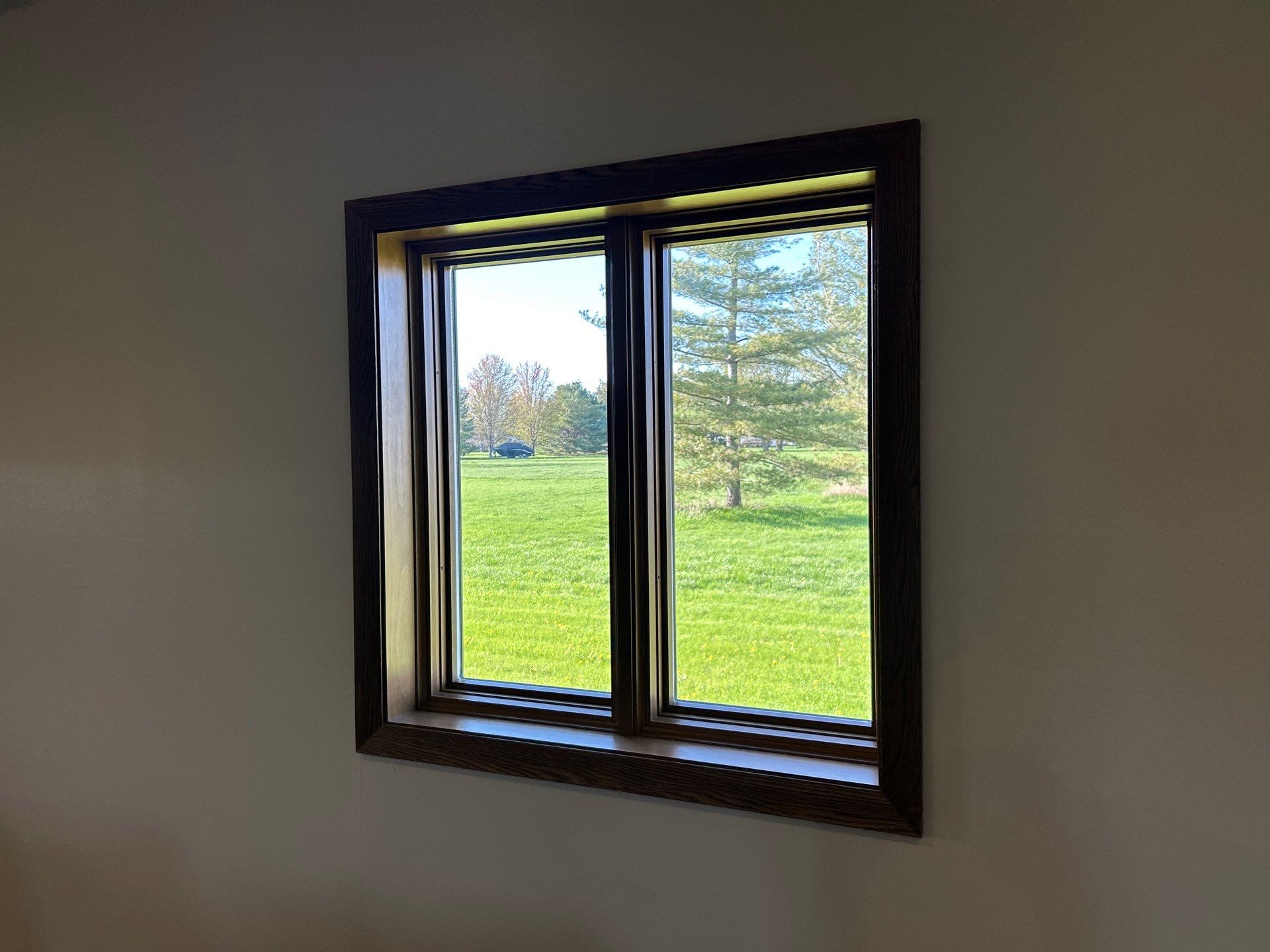 Window replacement using Pella Lifestyle wood/Aluminum window by United Windows and Siding LLC