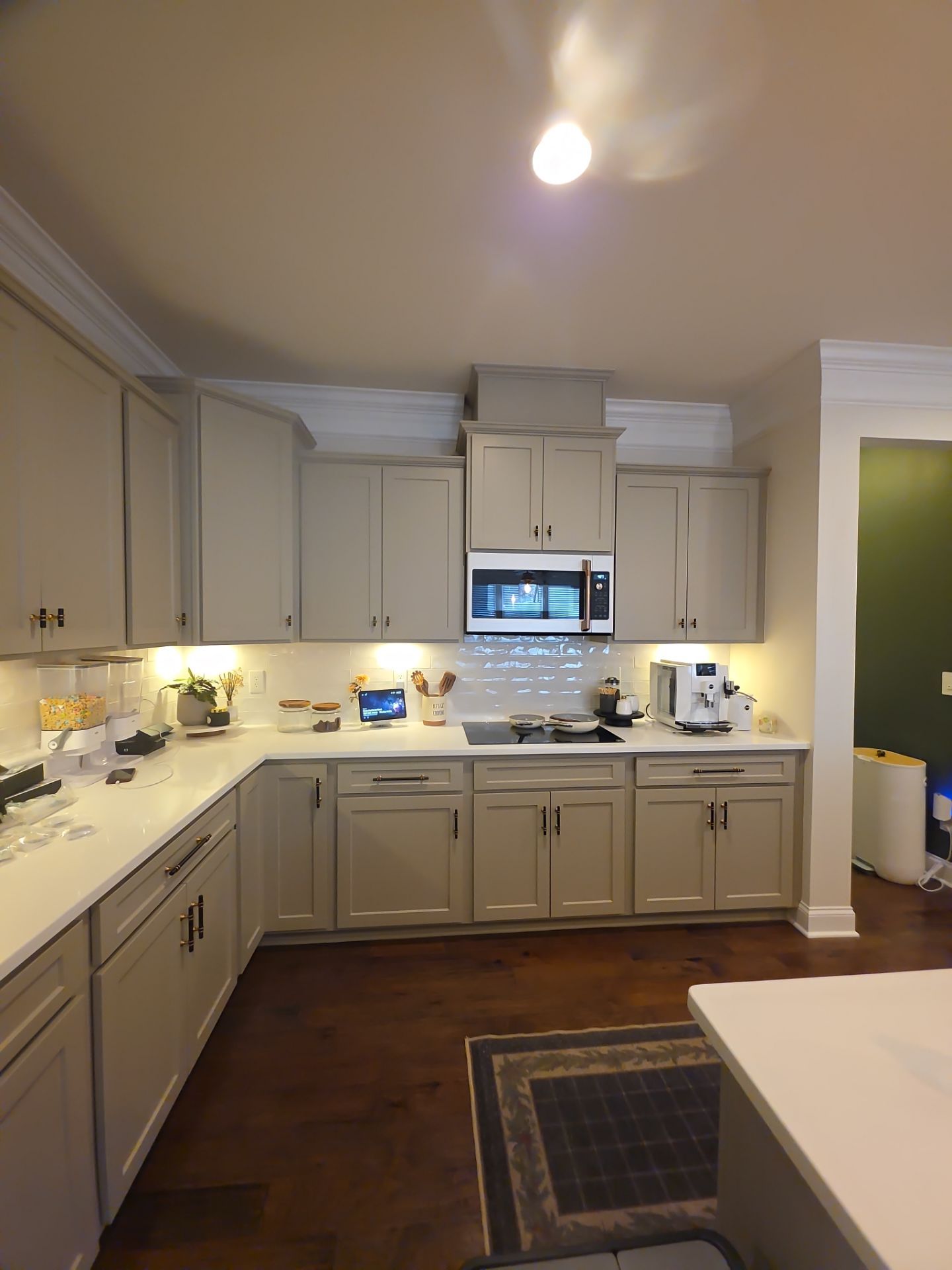 From Dated to Dazzling: A Bright Kitchen Transformation in Holly Springs by Elite Remodeling and Design LLC