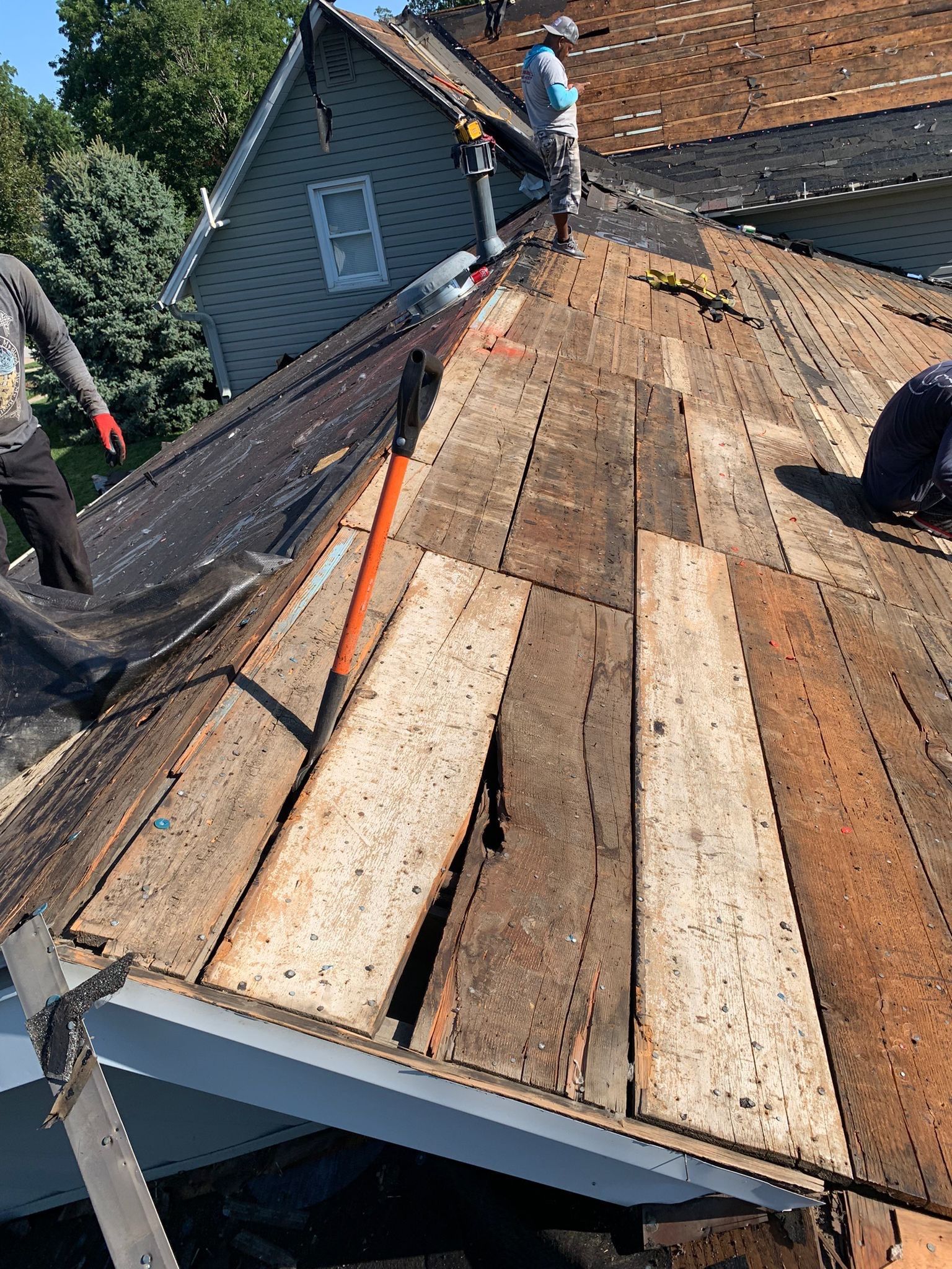 Residential Roofing Installation using Owens Corning Duration Colonial Slate by Lightning Exteriors