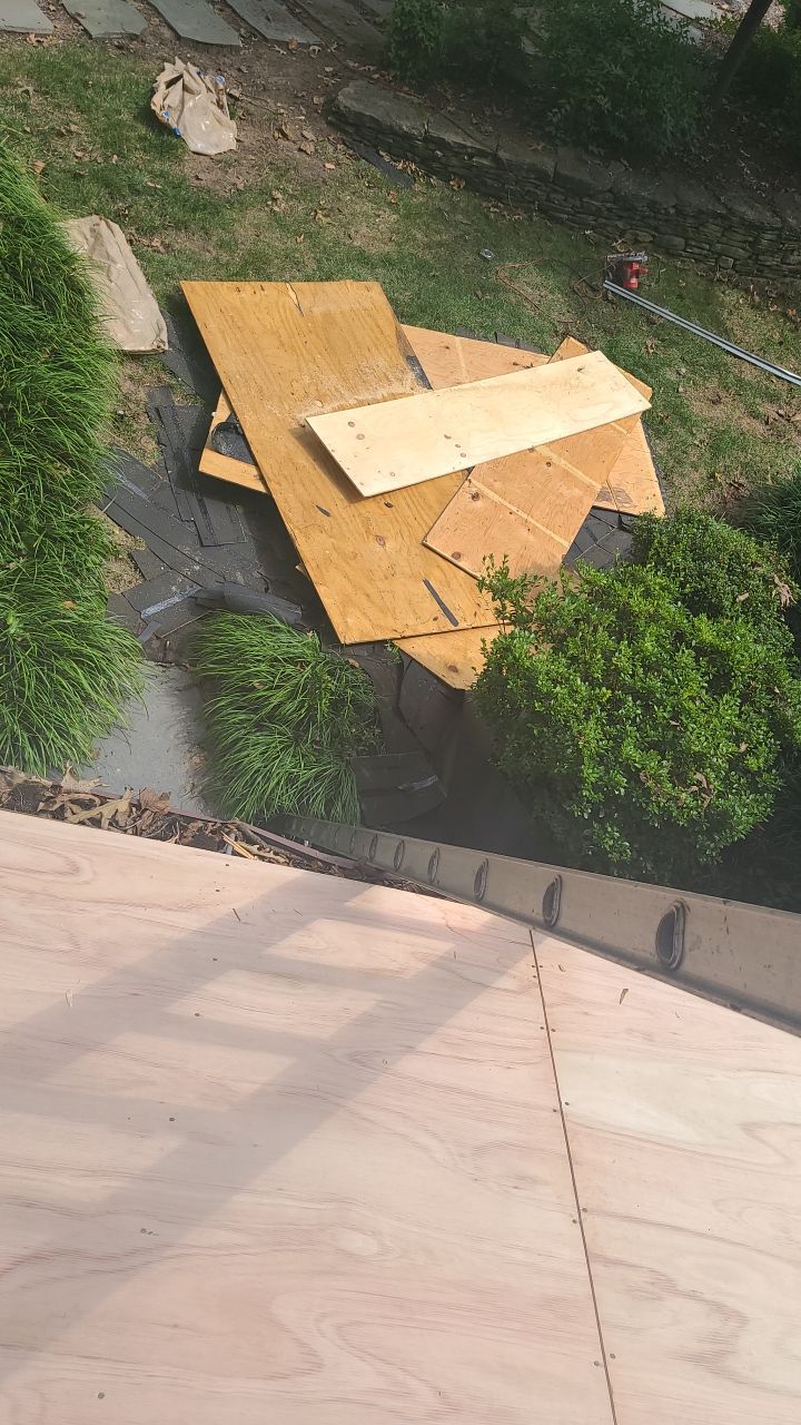 Arlington: CertainTeed Landmark Pro Designer Shingles in Max Def Heather Blend by RM Banning, Inc.