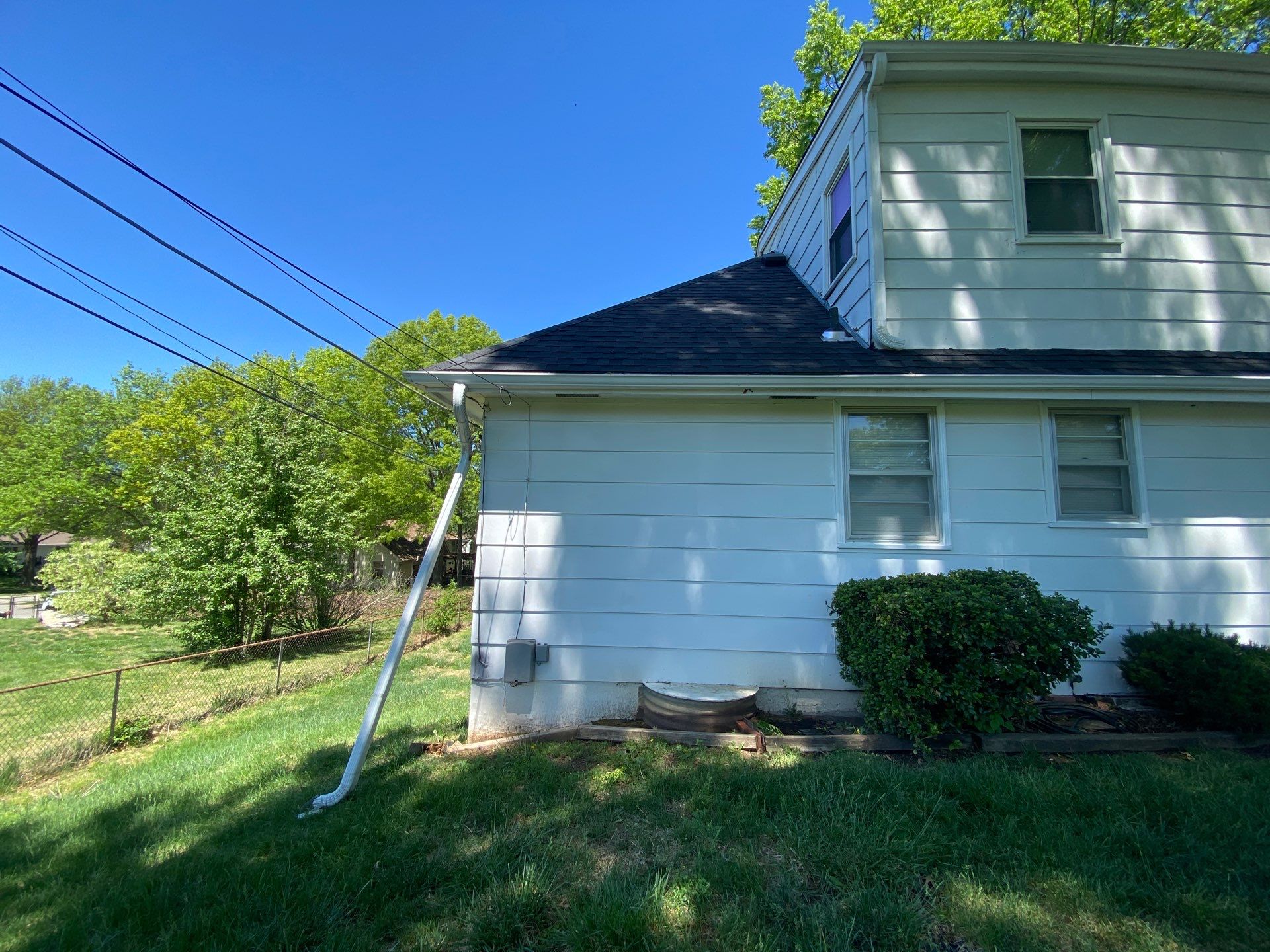 Siding Installation using White Market Square by EEC Windows, Siding & Roofing