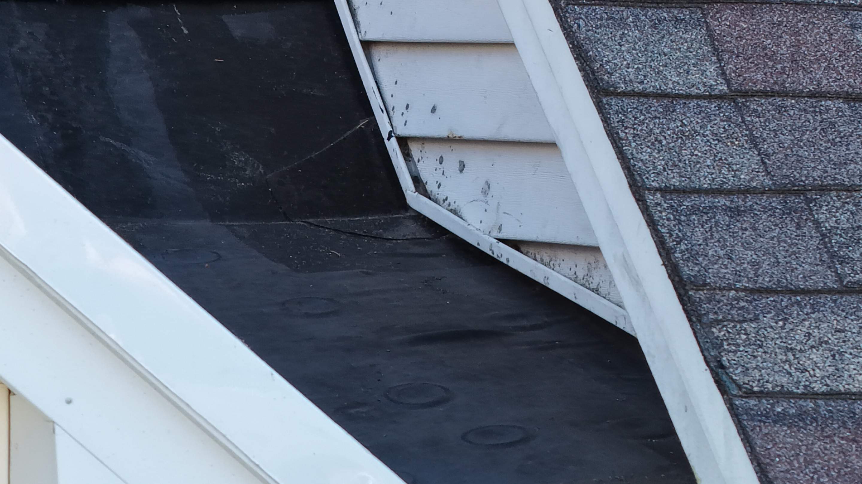 Roof-to-Wall Leak Repair – EPDM Conversion & Drainage Fix by JOHNNYS PRO