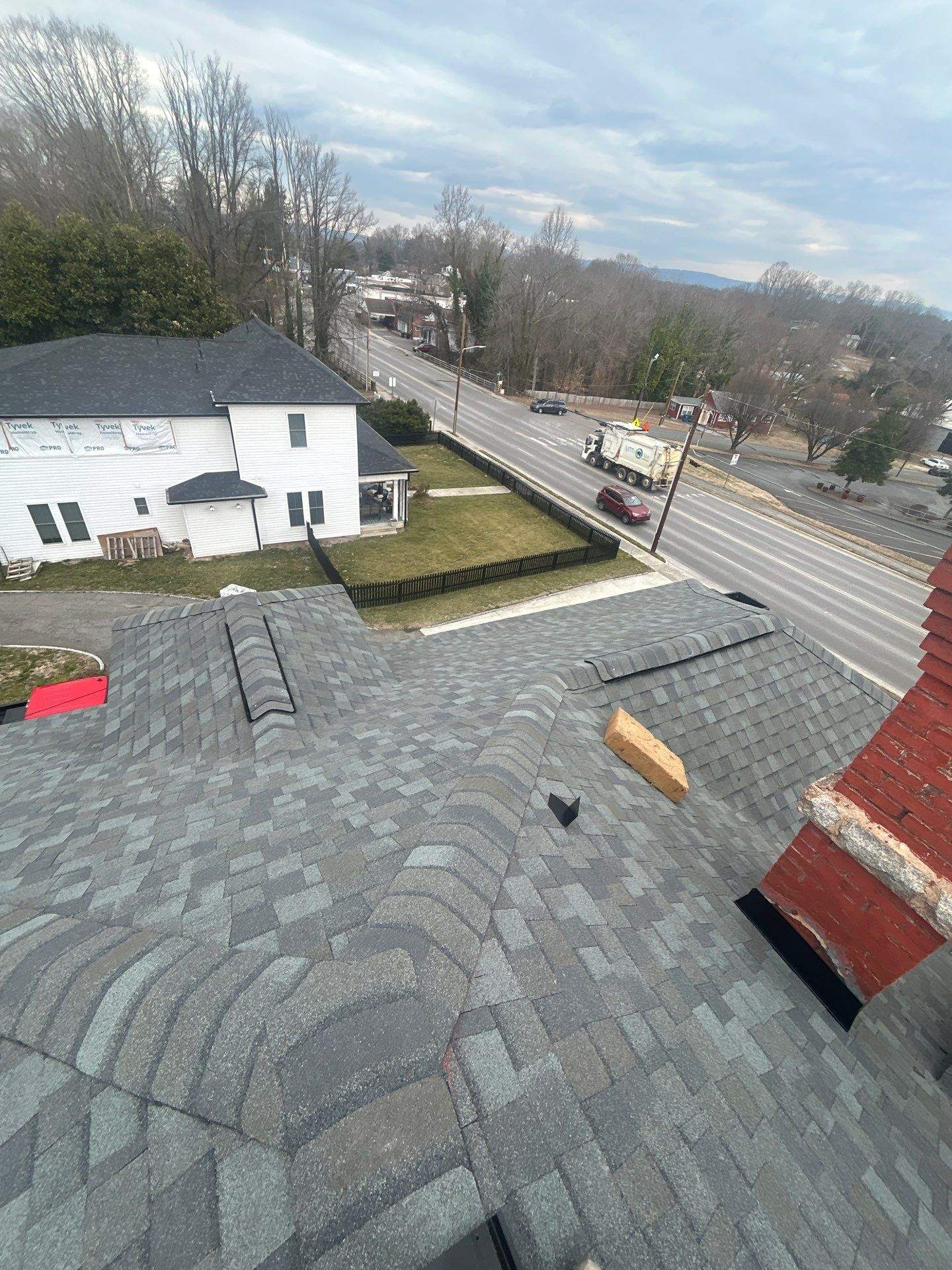 CertainTeed Landmark Pro Georgetown Gray - Multiples by Smithrock Roofing