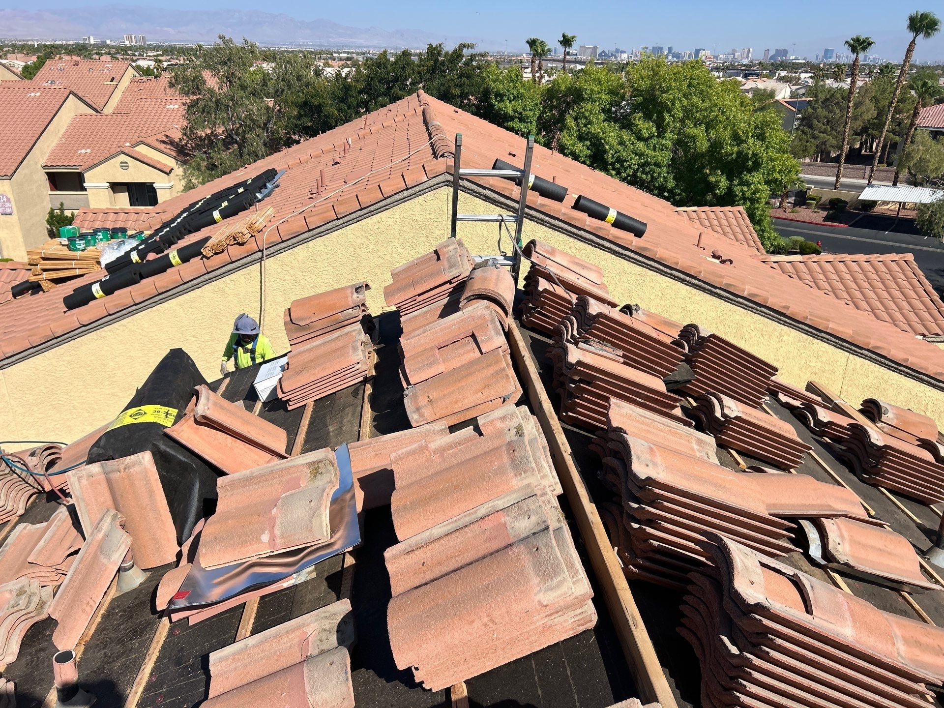 L15364-Latigo Condos by The Original Roofing Company