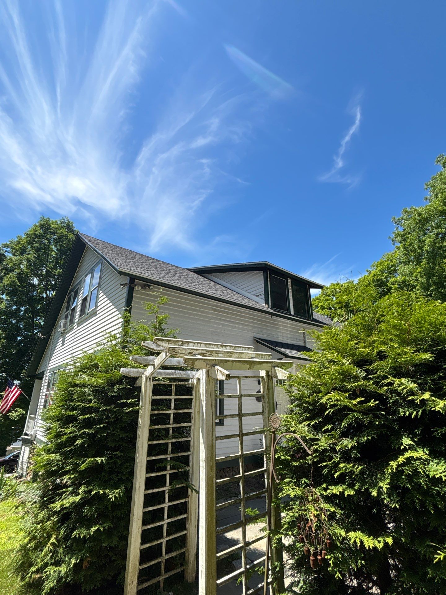 Brand new New Milford, CT roof by DiGiorgi! by DiGiorgi Roofing and Siding Inc