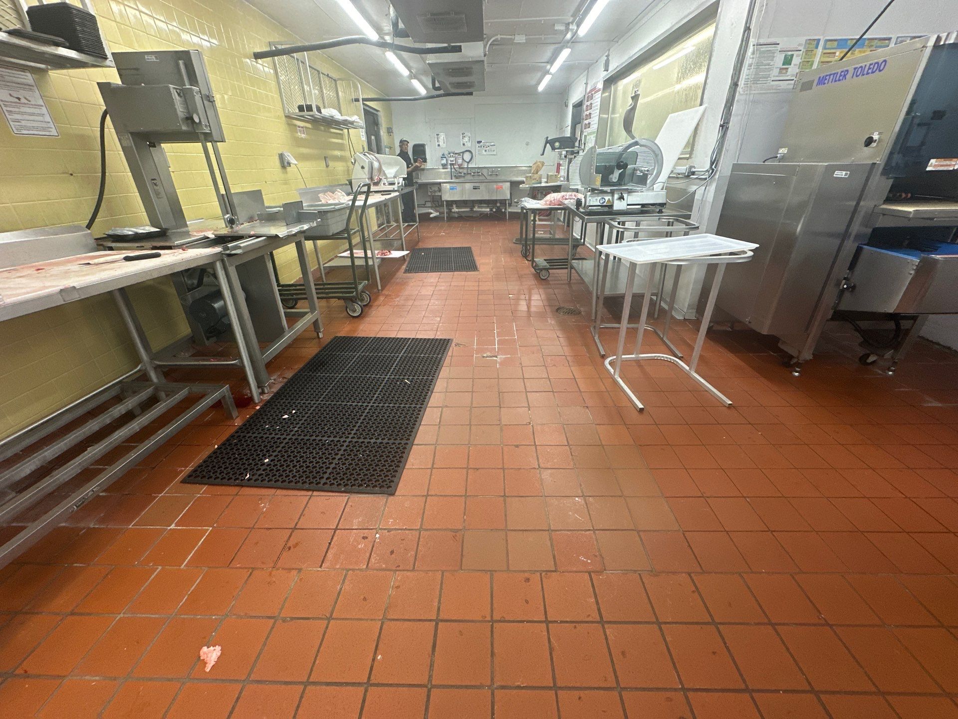 Fresco y Más Meat Processing Room Makeover by Seamless Surfaces