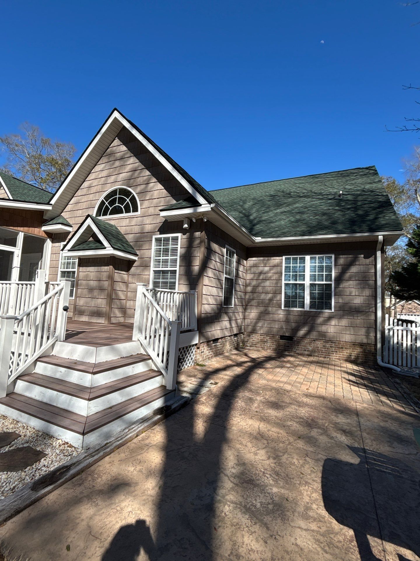 GAF HDZ - Hunter Green by Linta Roofing