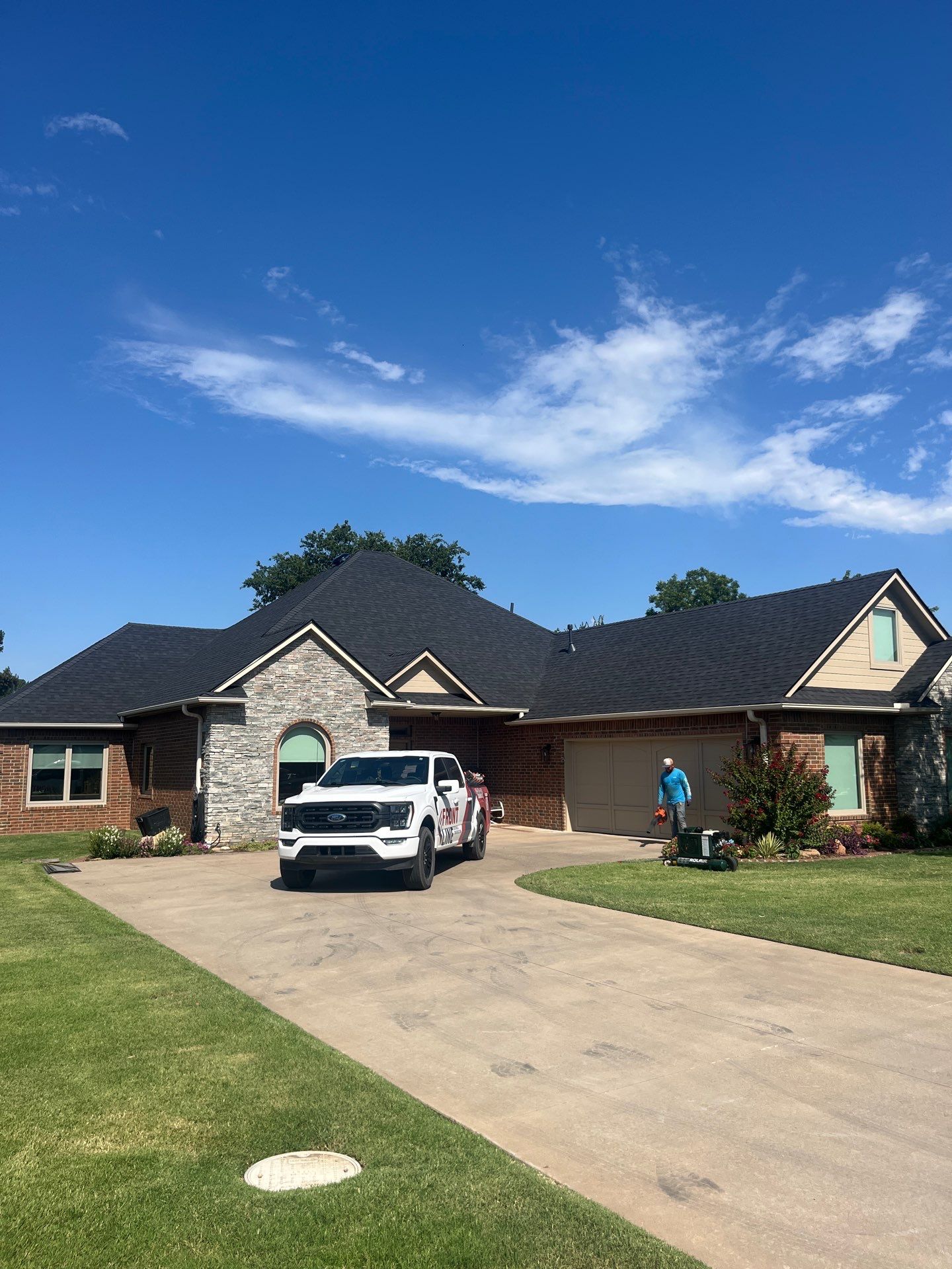 Owens Corning - Onyx Black by Frontline Roofing and Construction