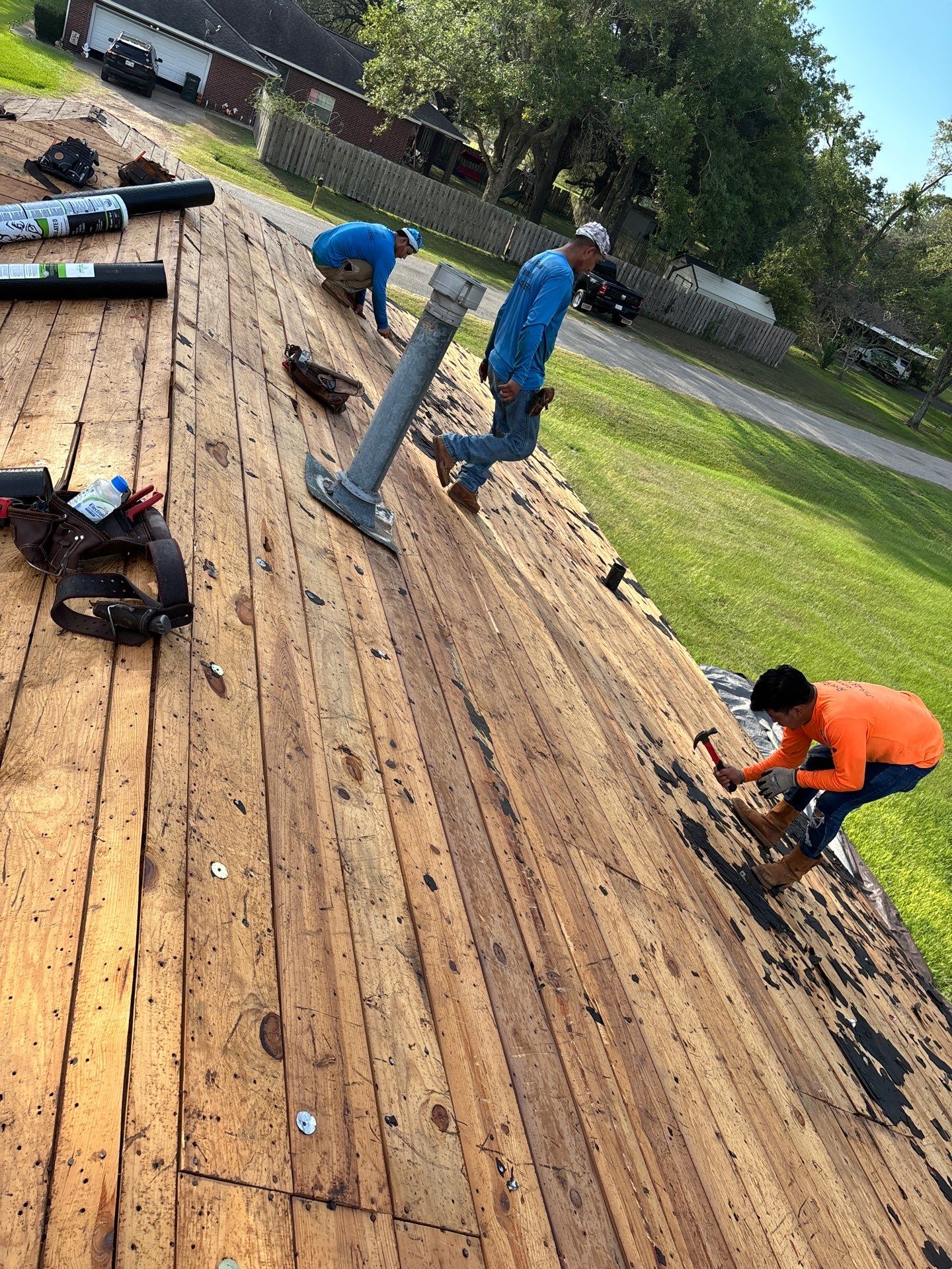 Residential Roofing Installation using Owen's Corning Duration (Lifetime) Shingles by Roof Repair Company