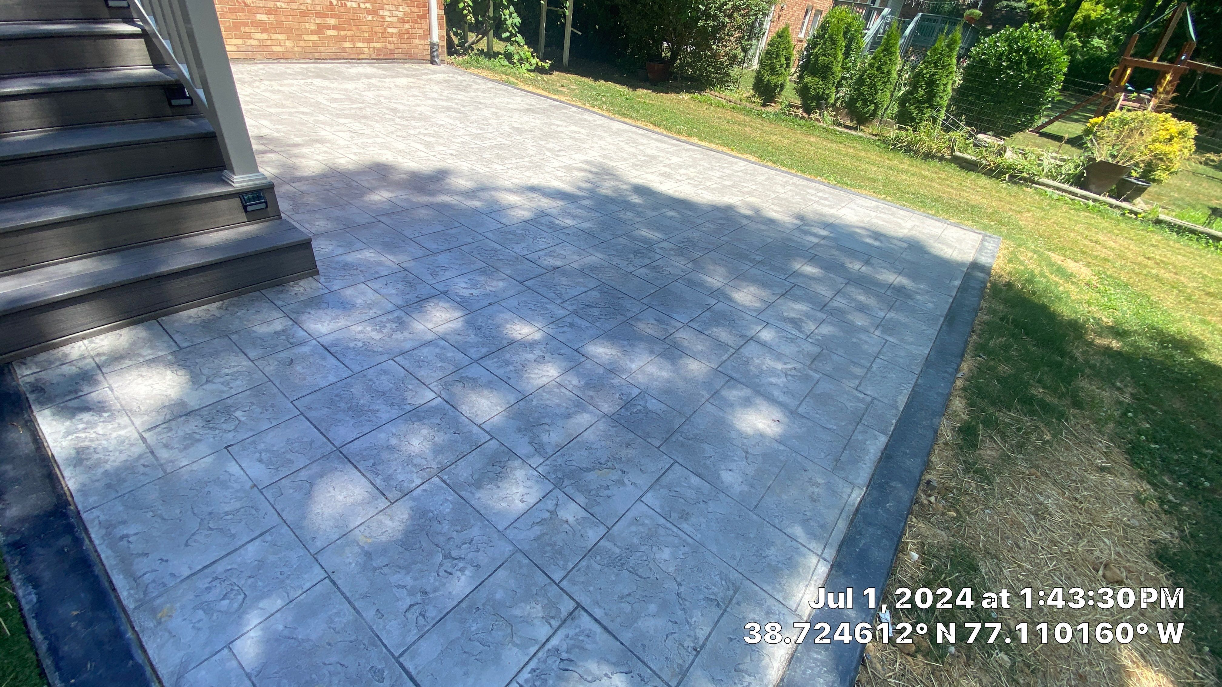 Deck & stamping patio   by Jesus Master Handyman LLC 