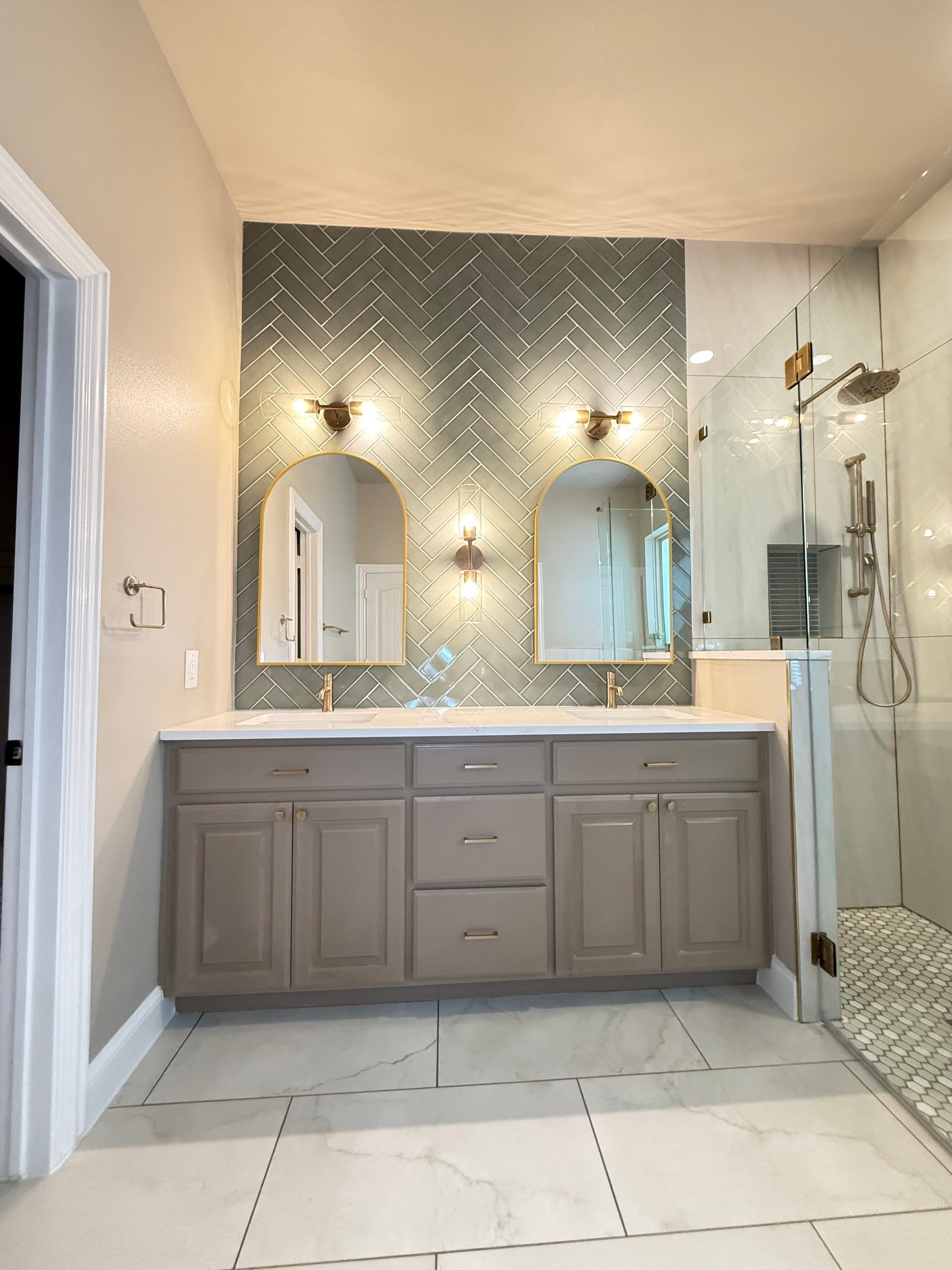 Kitchen & Primary Bath Remodel- McKinney, TX by C3 Custom Builds