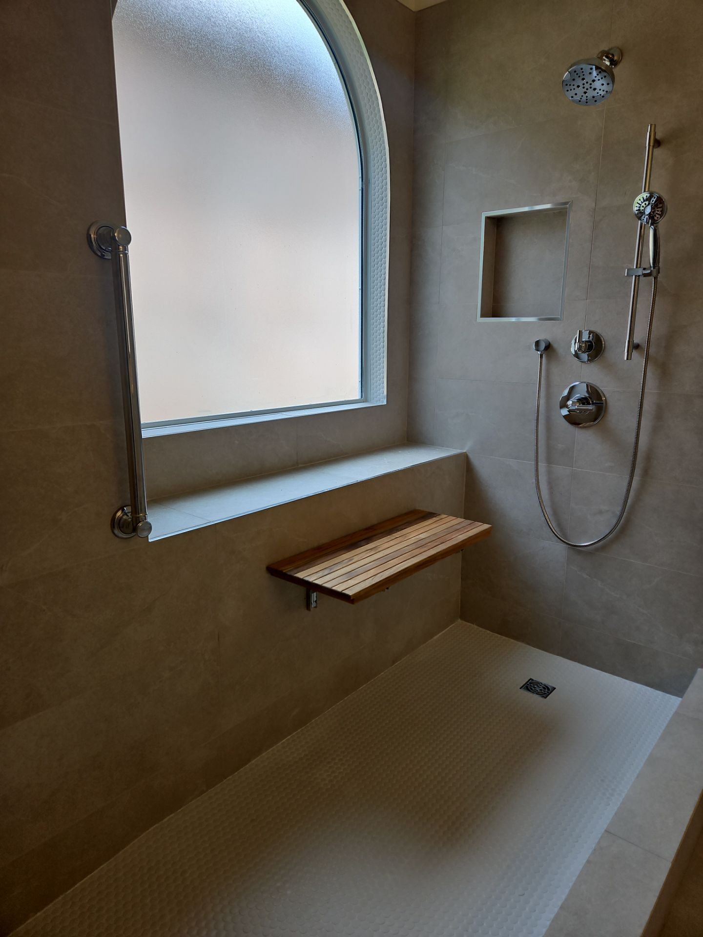 Zero Entry Shower by SLM General Contractors & Roofing