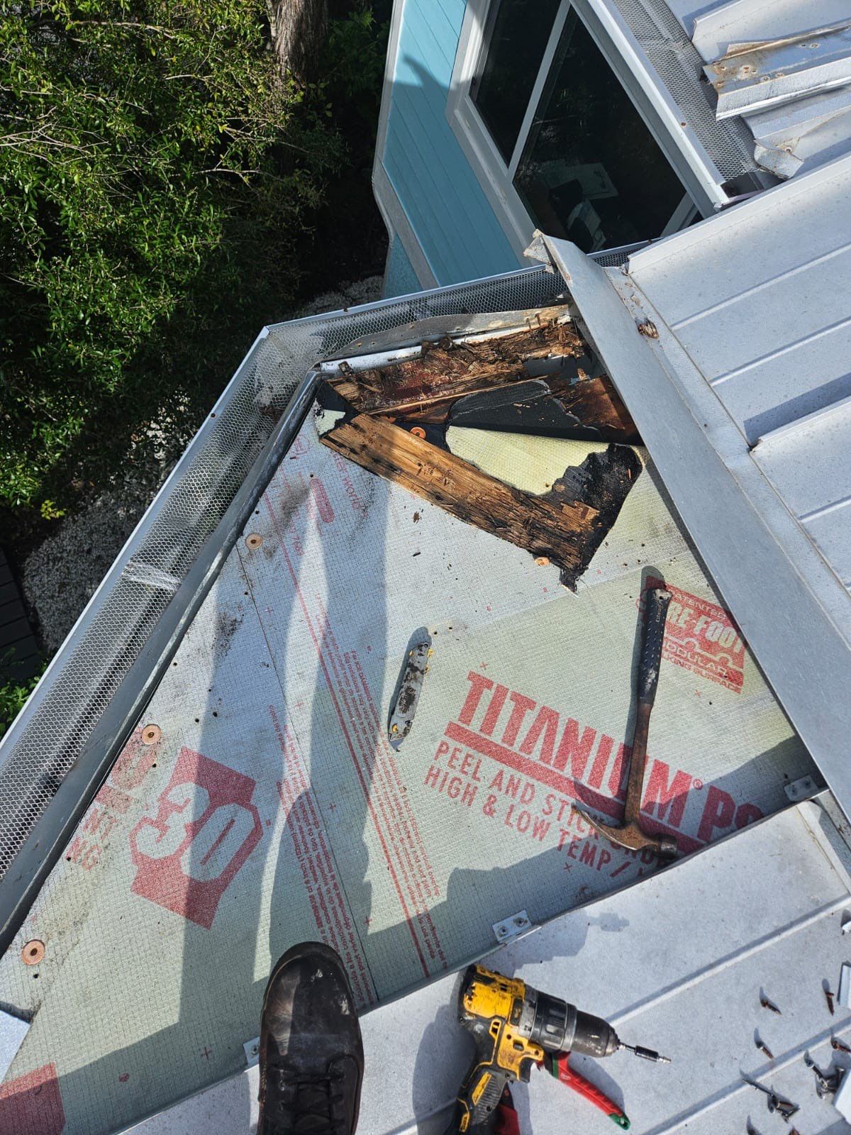 Residential Roofing Repair using Gulf Coast Metals Gulf Seam Panels by Four Peaks Roofing