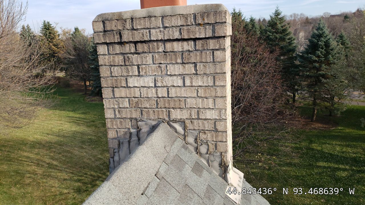 Eden Prairie, MN – Roof Replacement on Steep and High Roof by First Impressions Exteriors