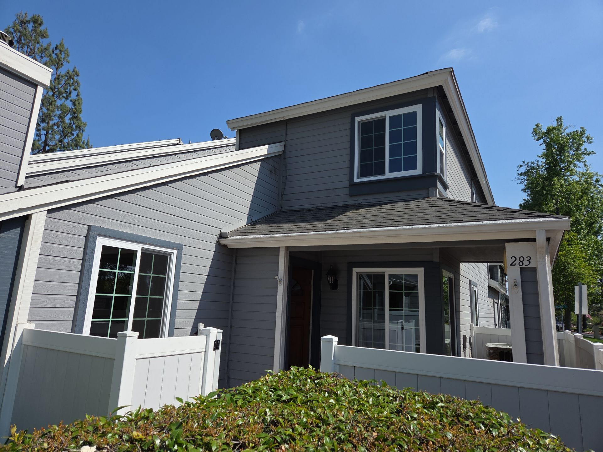 Window Installation using Milgard V300 Trinsic with grids by American Window Company