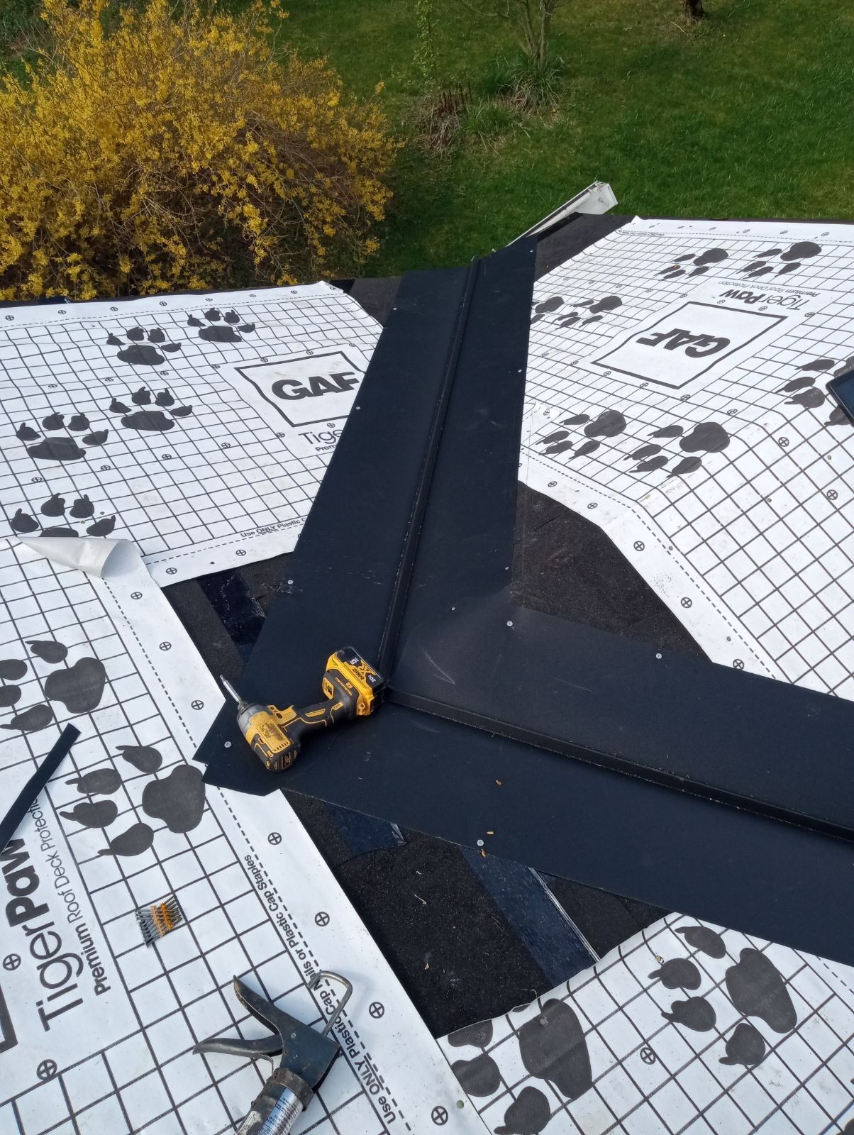Residential Roofing Installation using Texture Standing Seam by Teflon Roofing