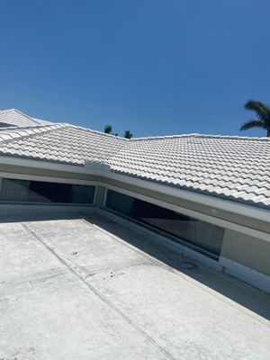 Splash Guard Gutters for Coastal Homes in Longboat Key FL